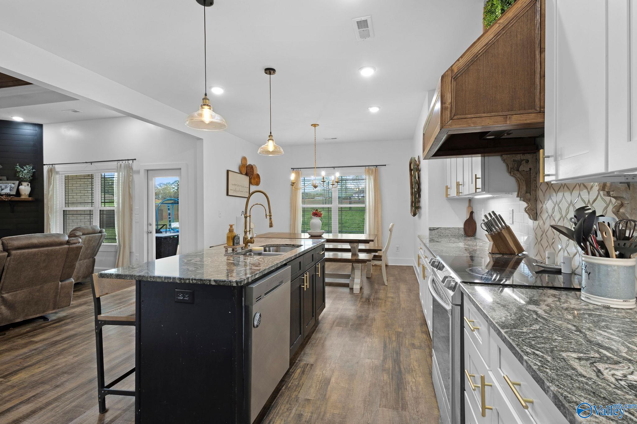 123 Shady Oak Lane