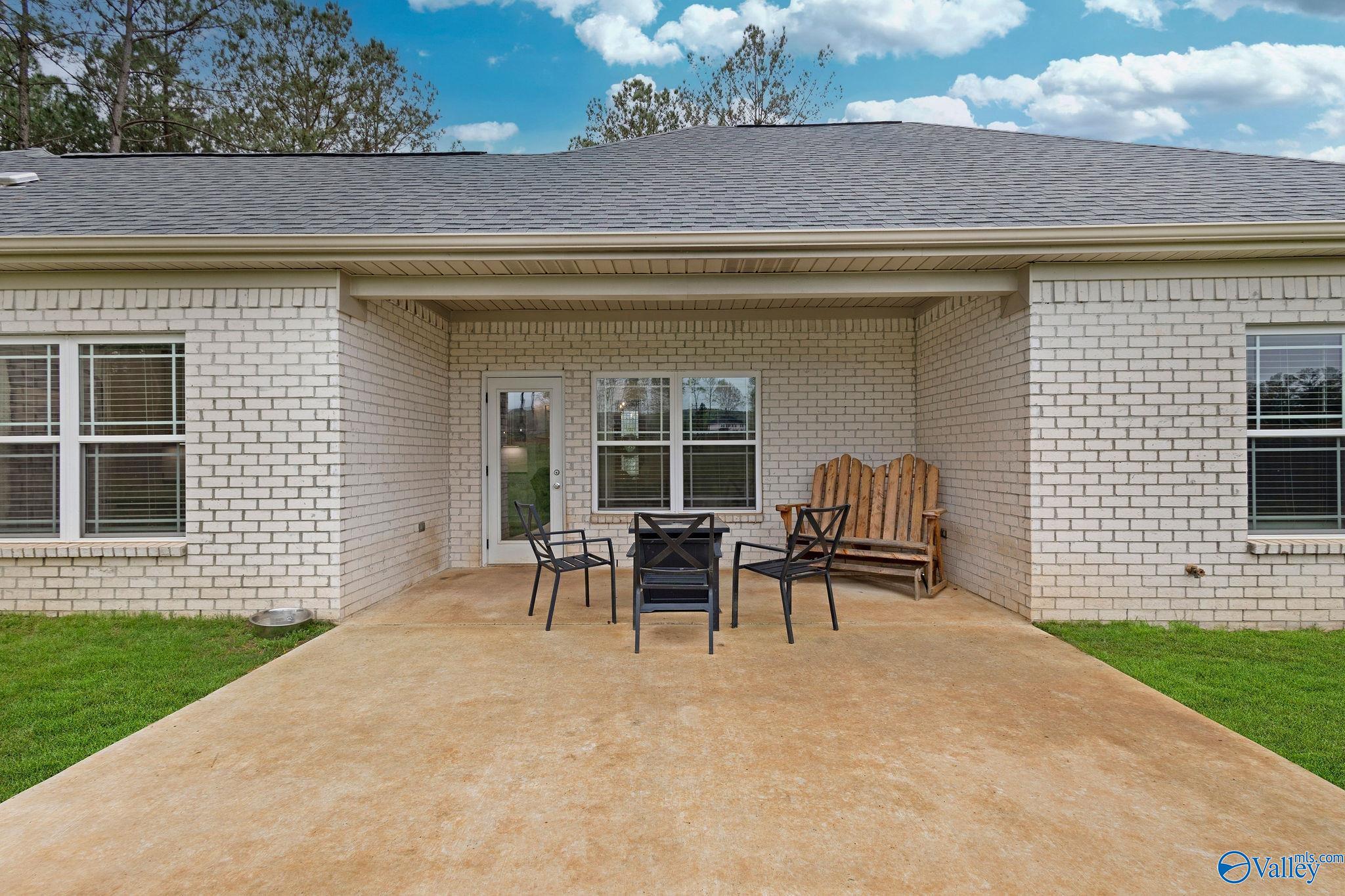 123 Shady Oak Lane