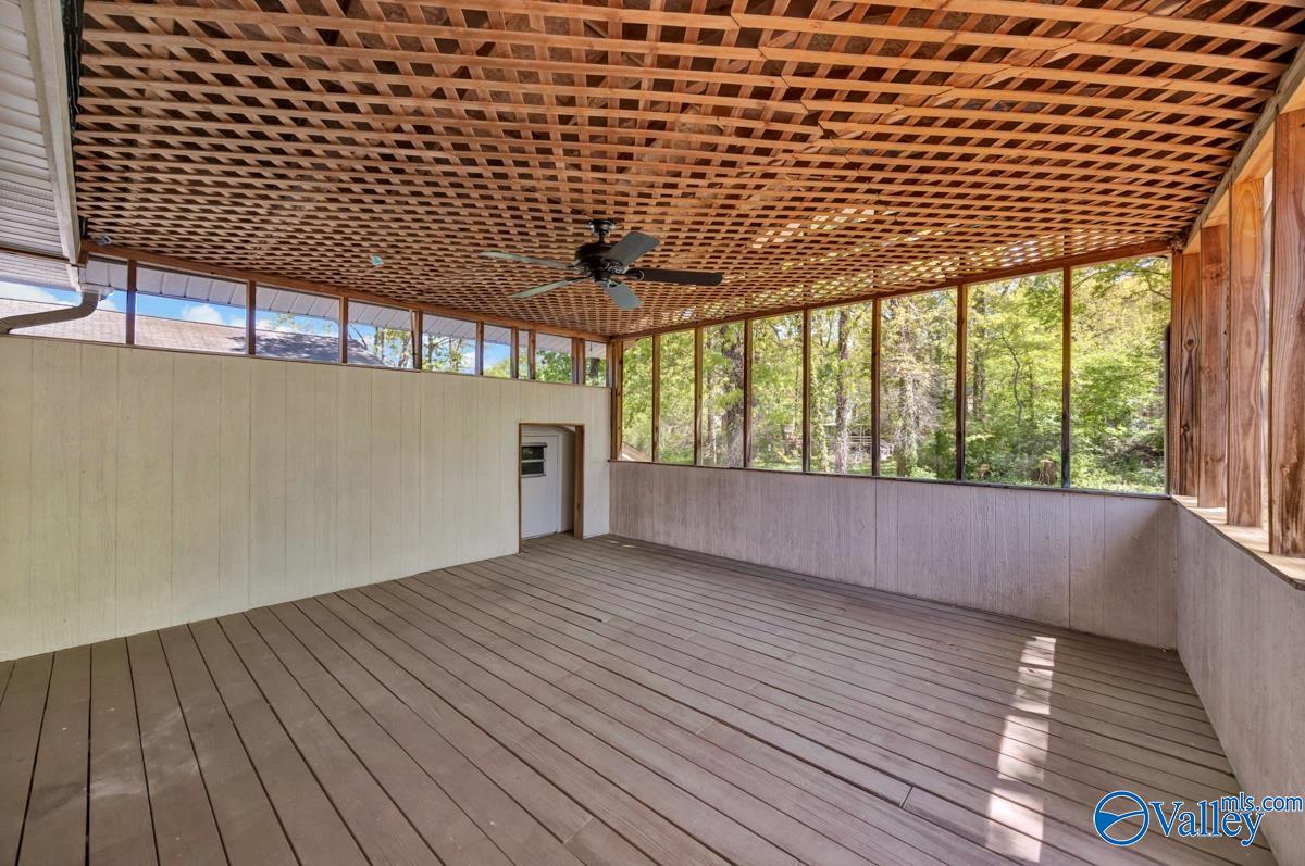 325 Pawnee Trail SE