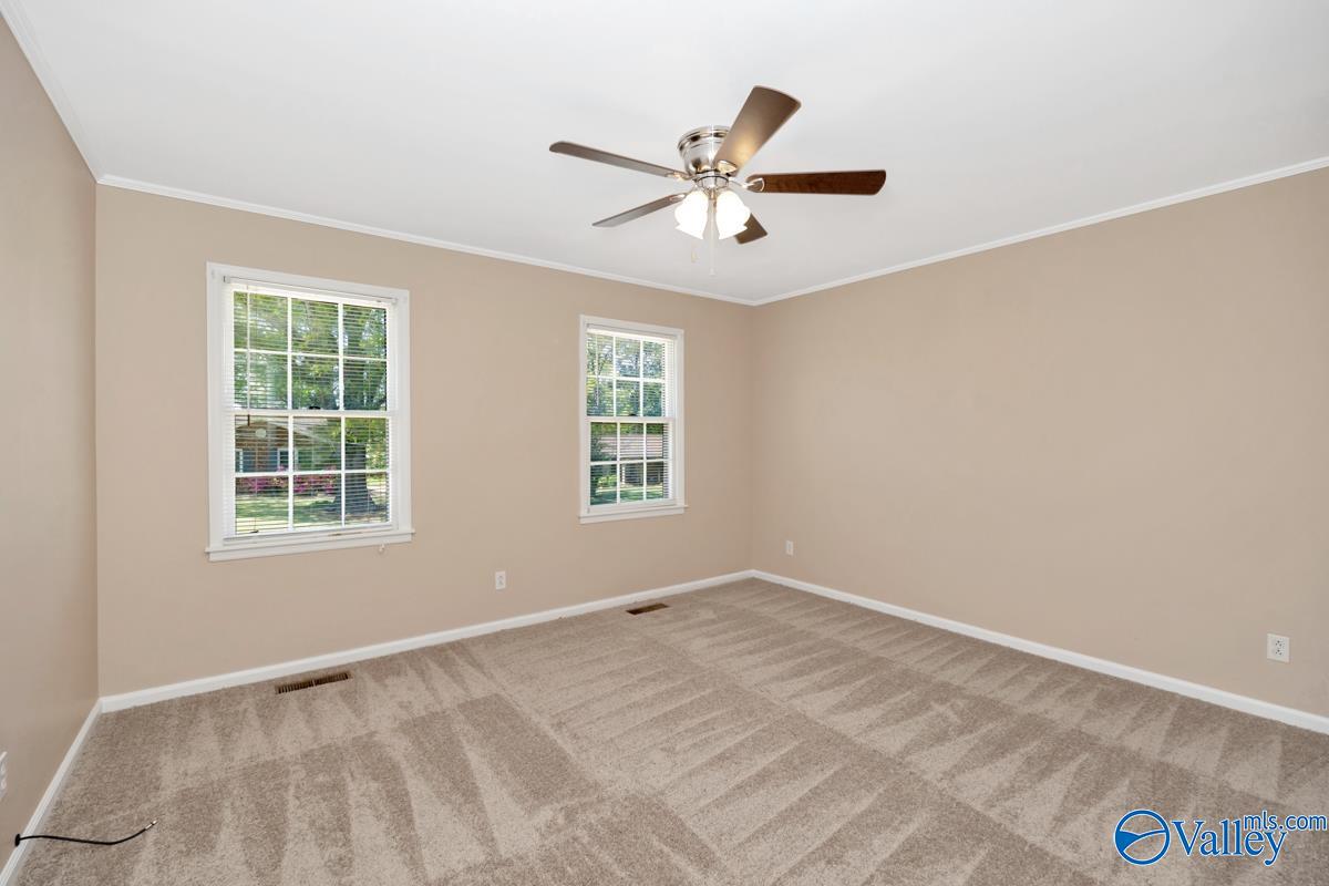 325 Pawnee Trail SE