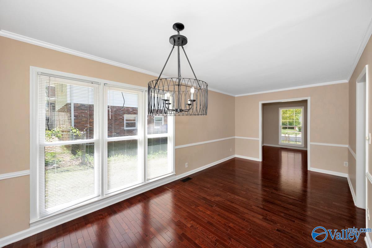 325 Pawnee Trail SE