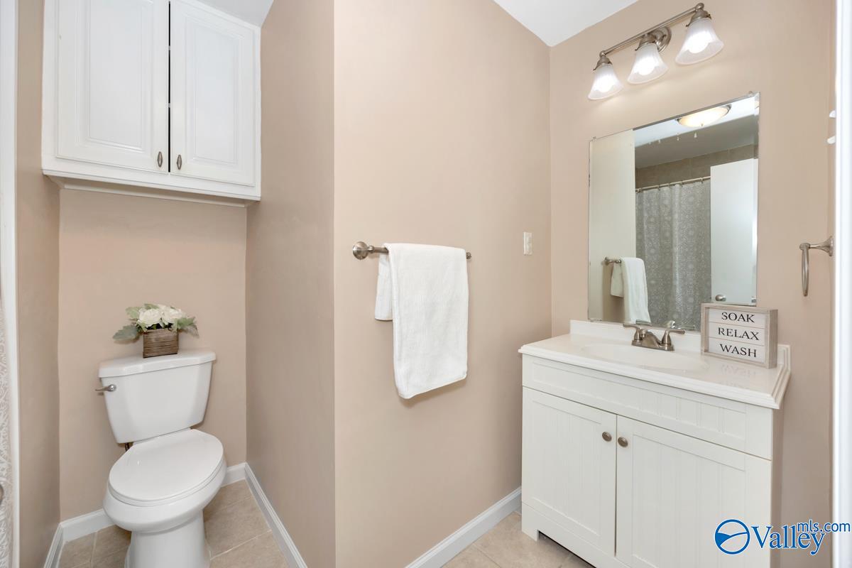 325 Pawnee Trail SE