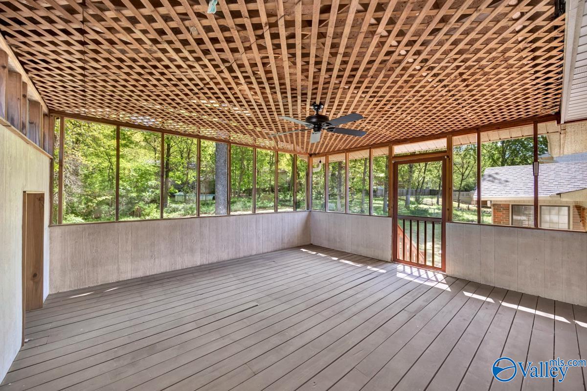 325 Pawnee Trail SE