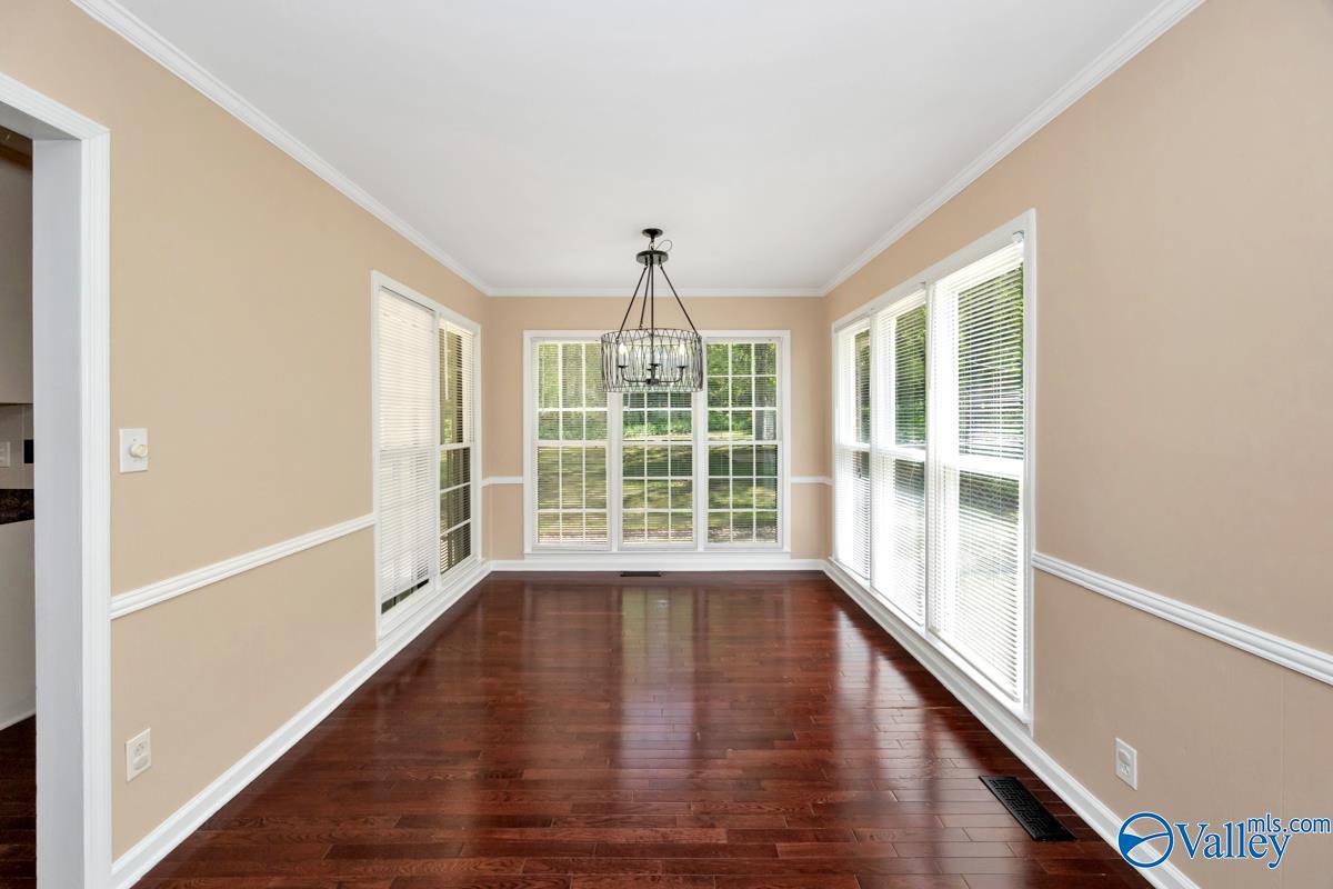 325 Pawnee Trail SE