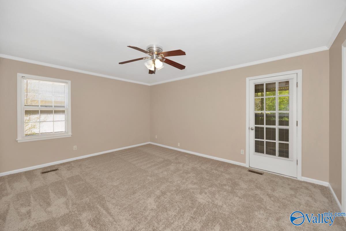 325 Pawnee Trail SE