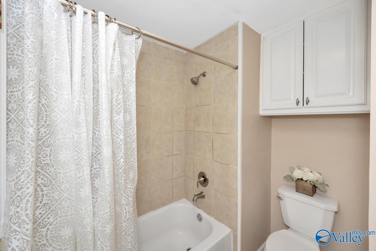 325 Pawnee Trail SE