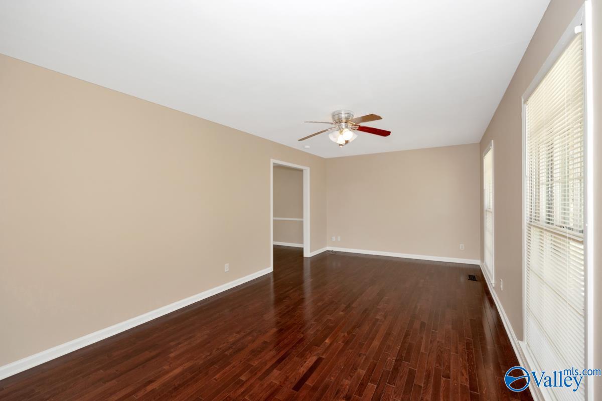 325 Pawnee Trail SE