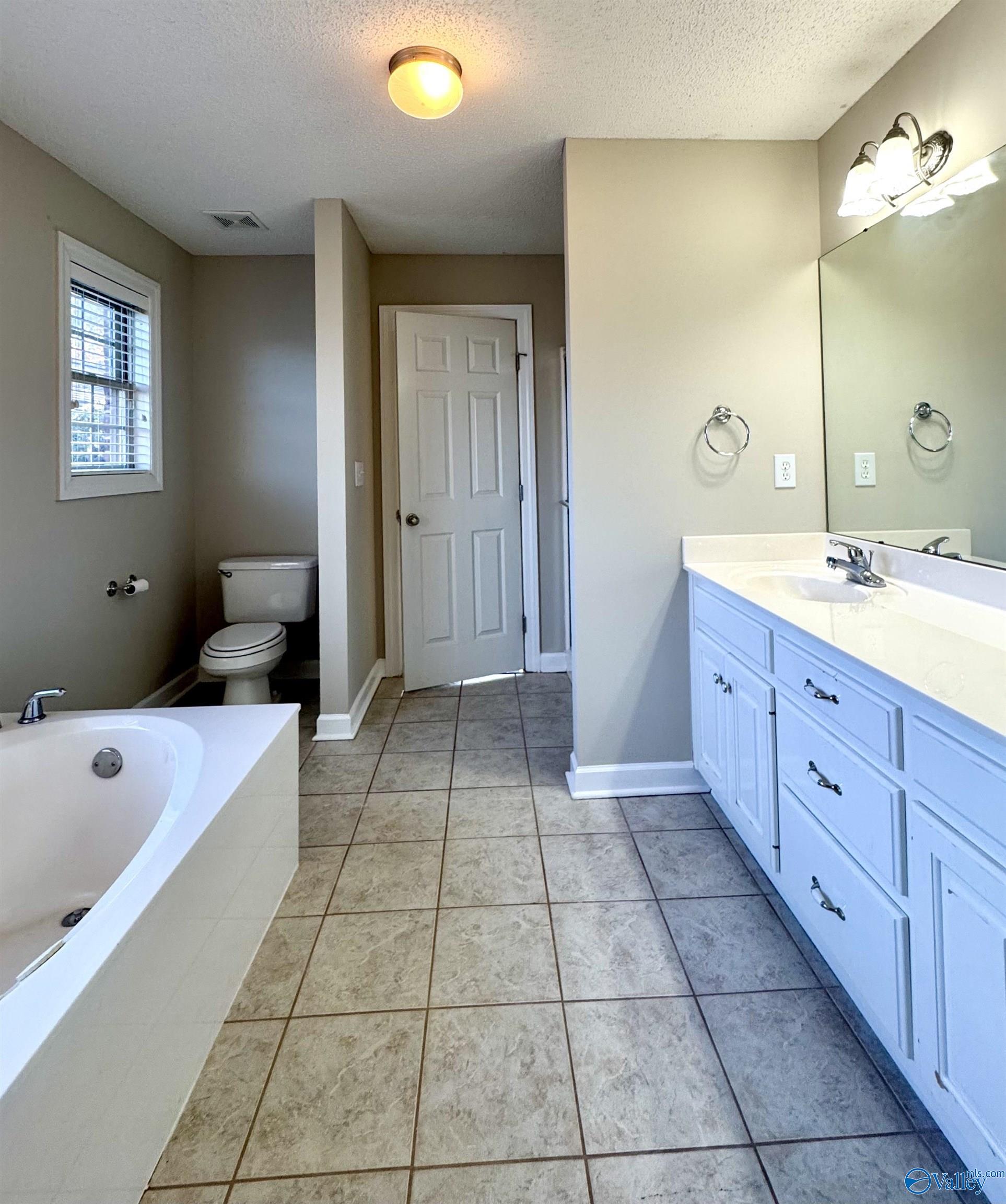 114 Ada Drive SE