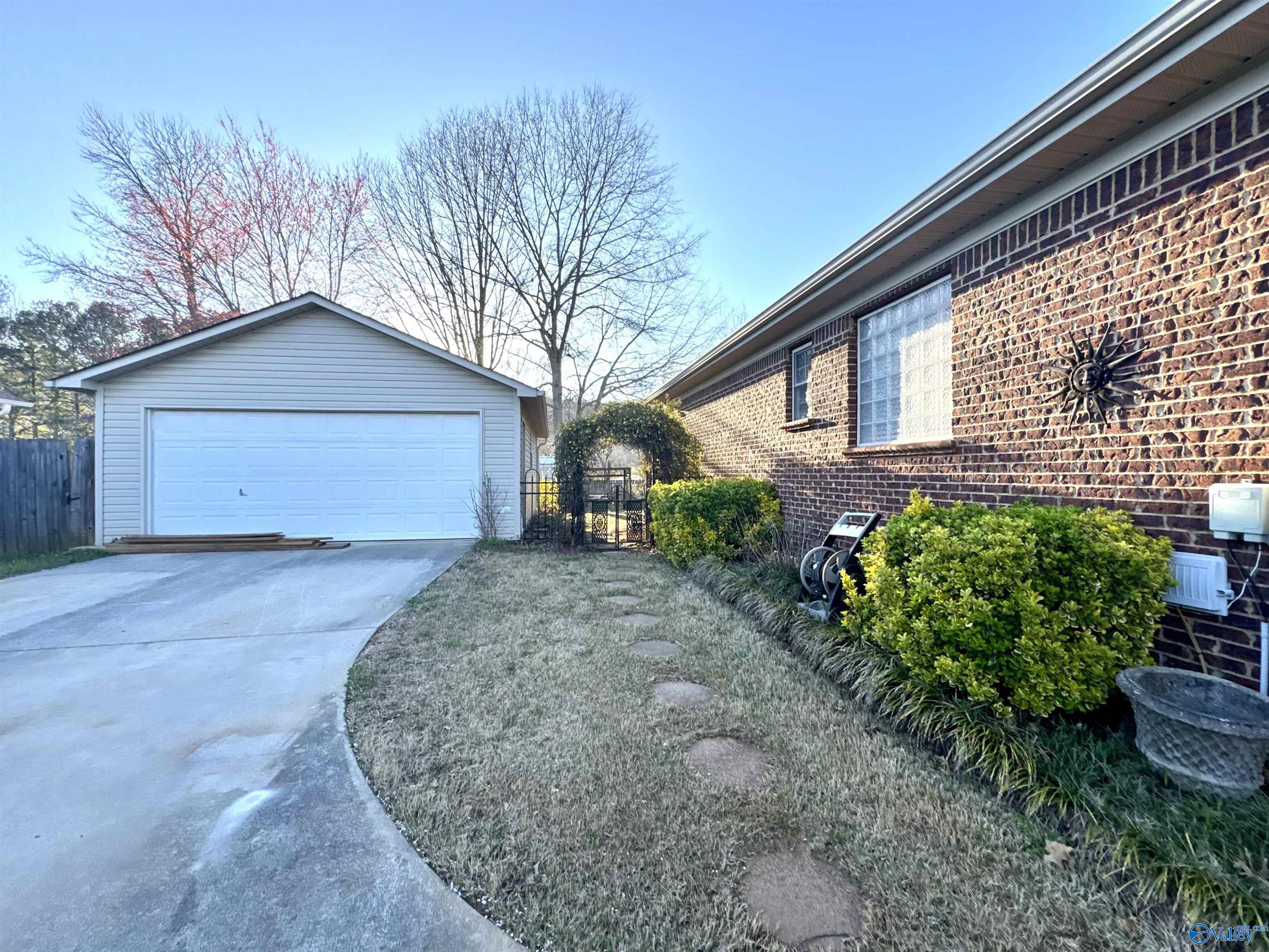 114 Ada Drive SE