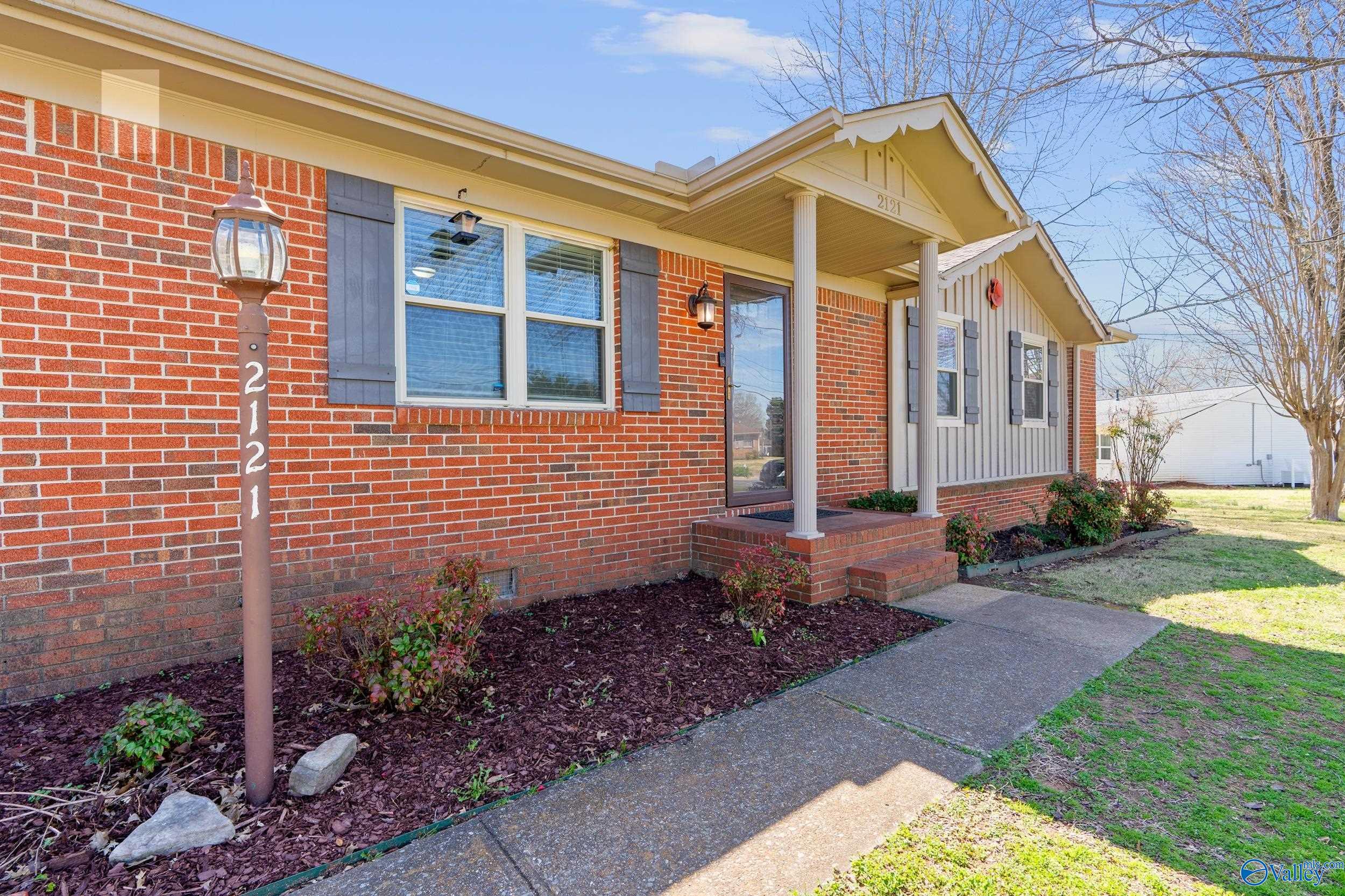 2121 Villaret Drive