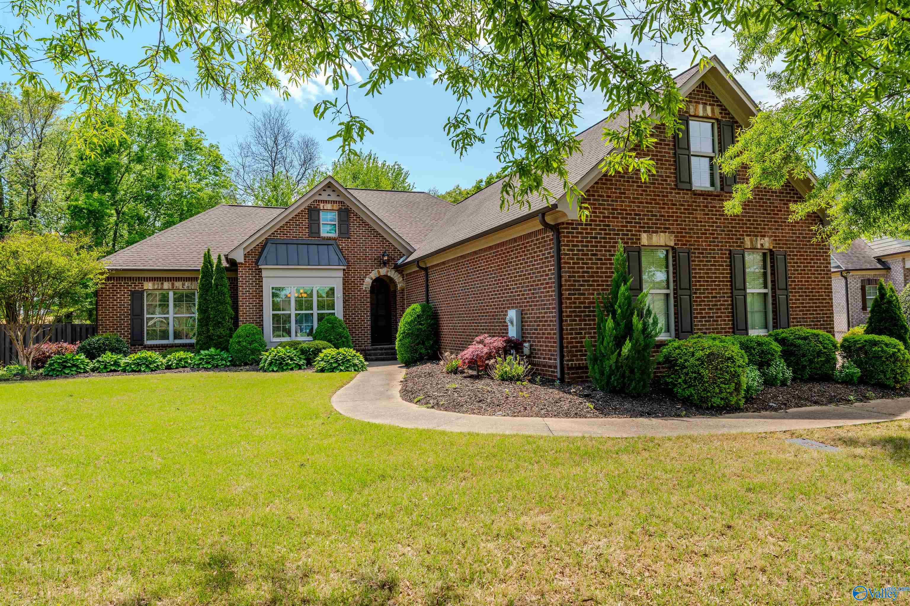 24908 Grovehill Lane