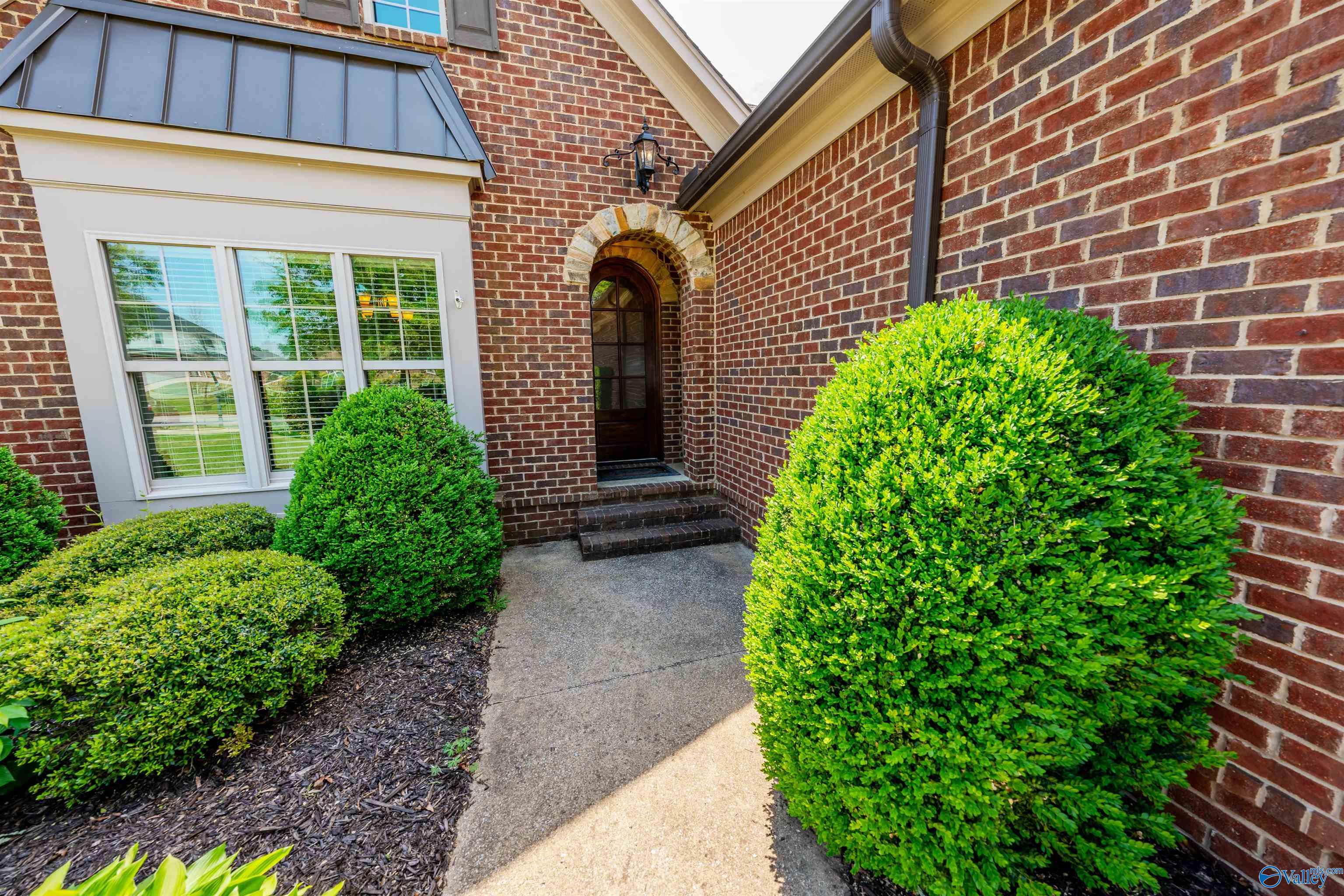 24908 Grovehill Lane