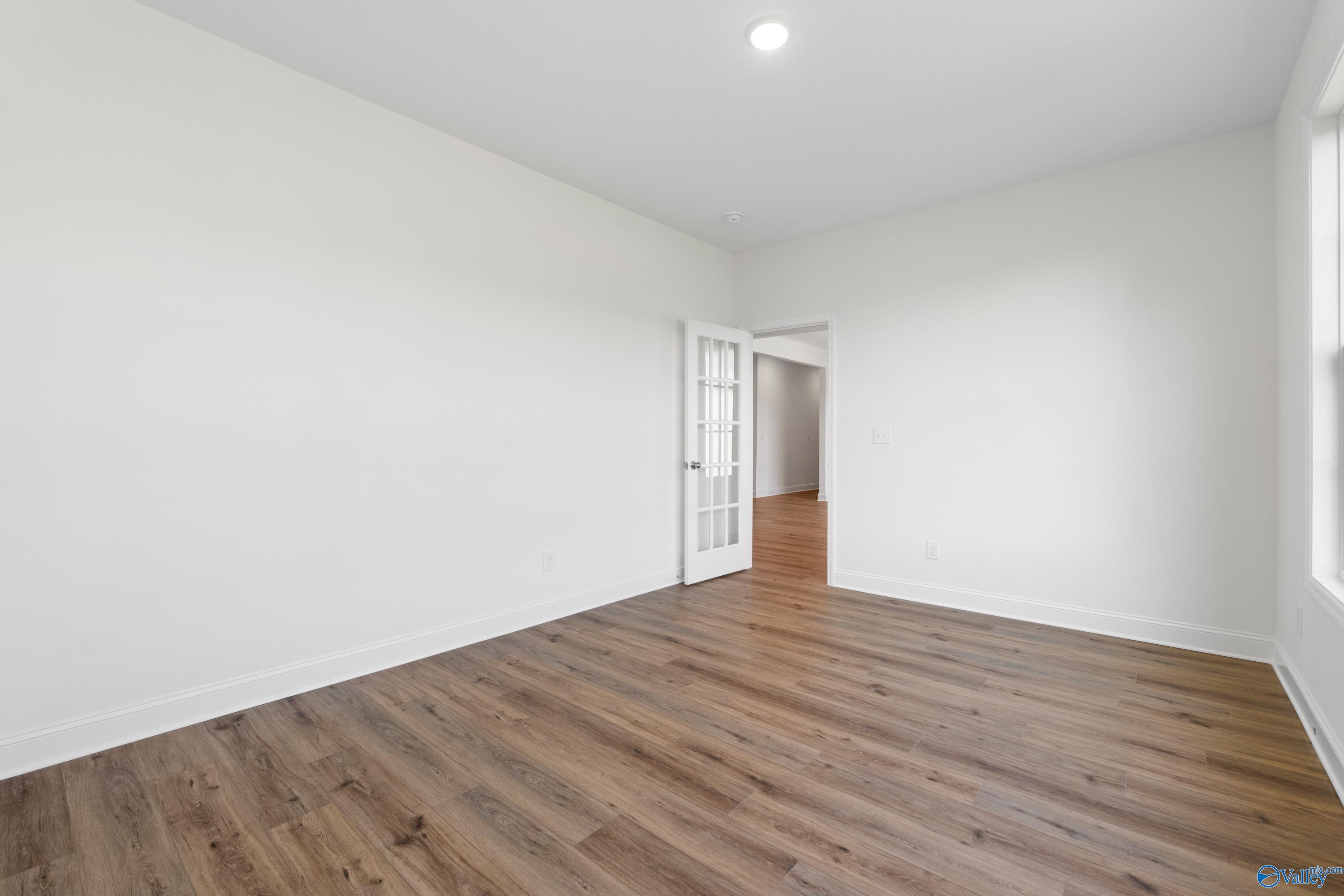 29142 Canoe Circle