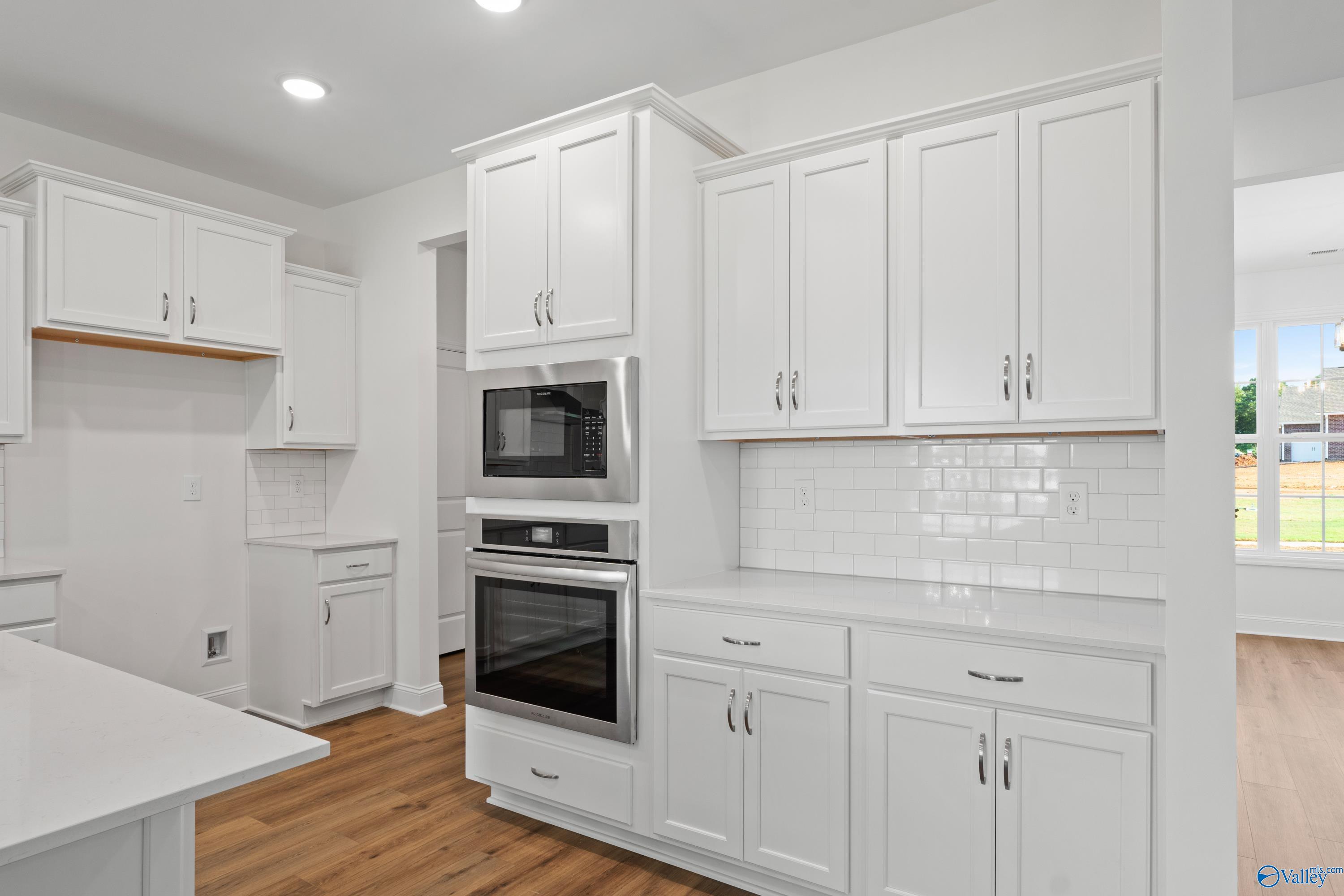 29142 Canoe Circle