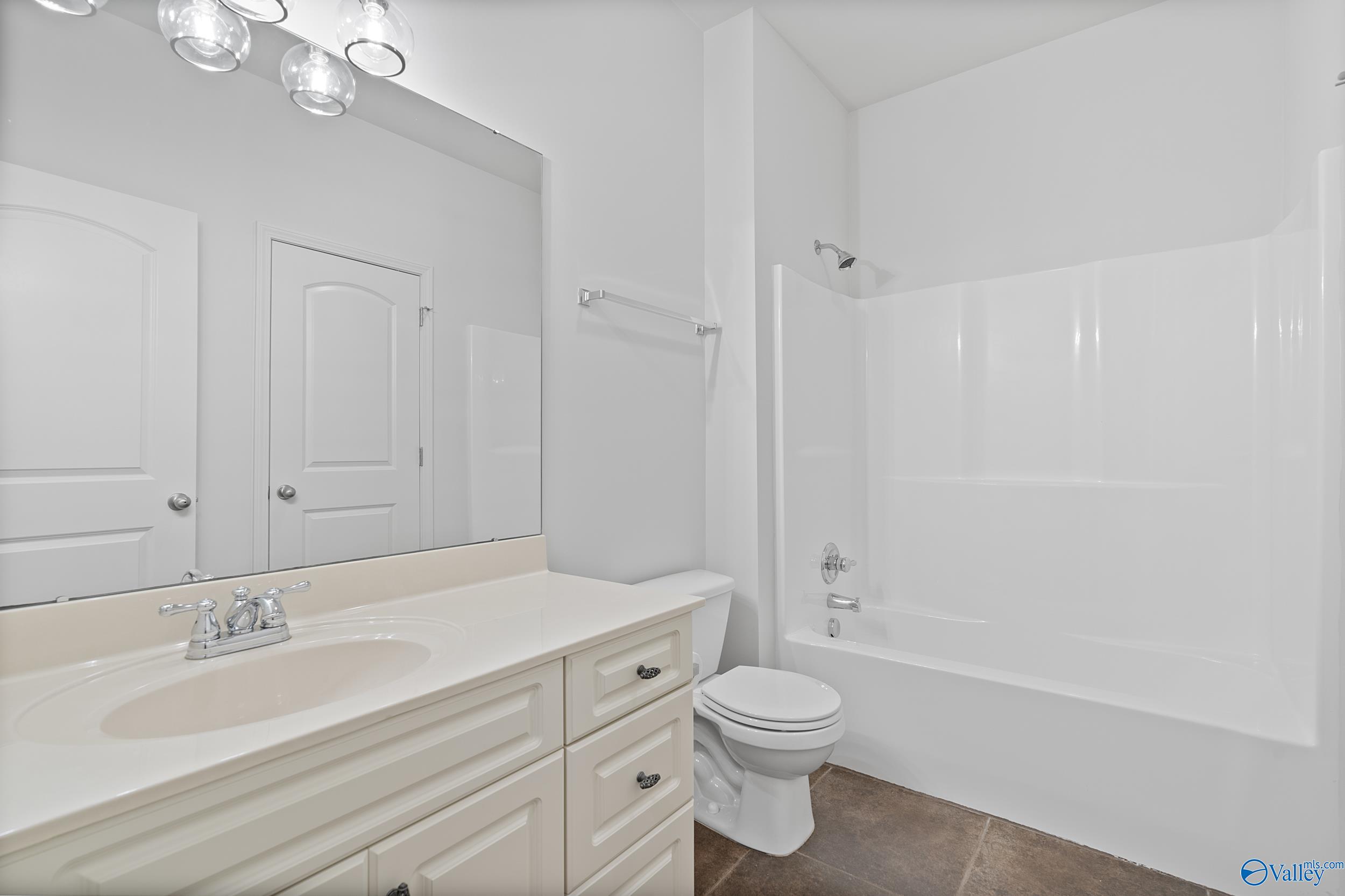 124 Rainwood Drive SW