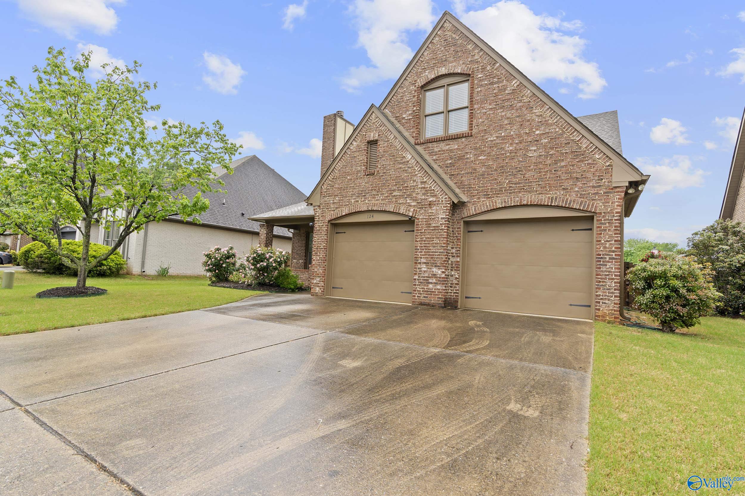 124 Rainwood Drive SW