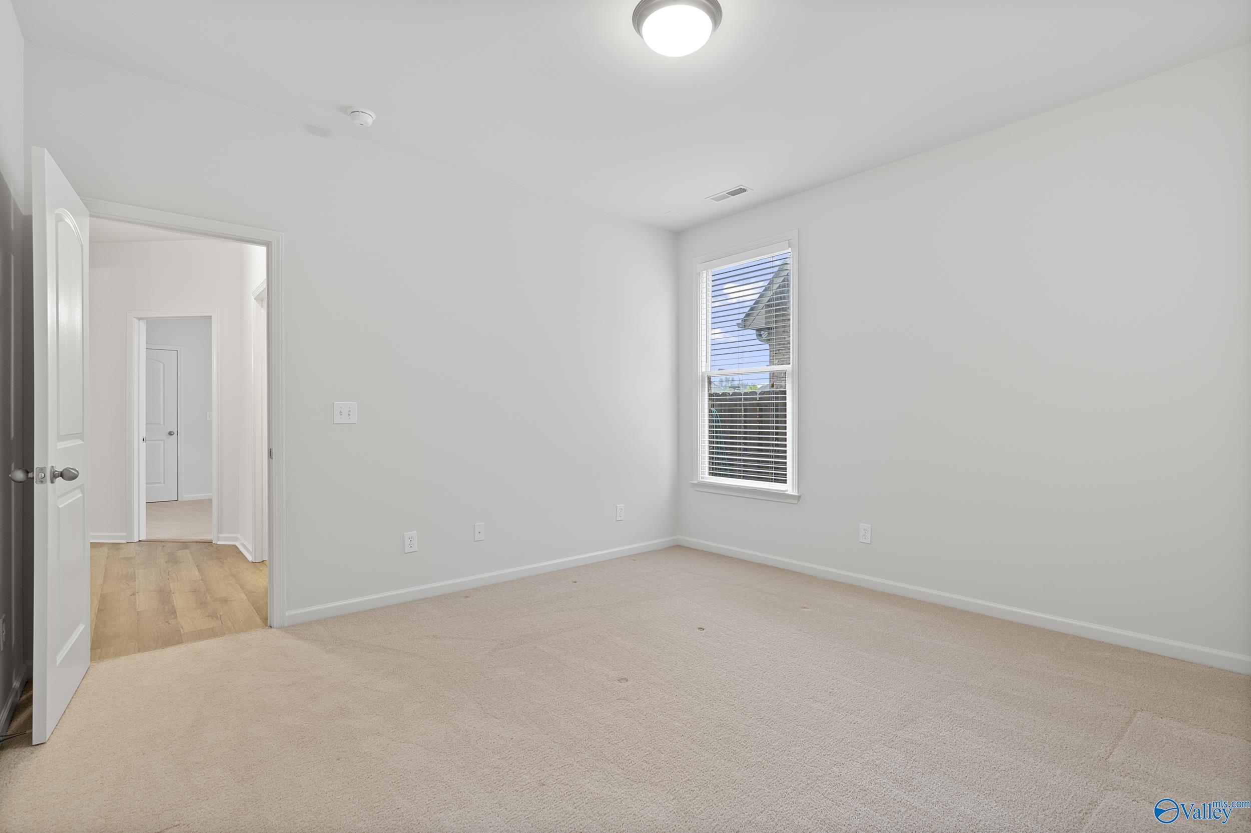 124 Rainwood Drive SW