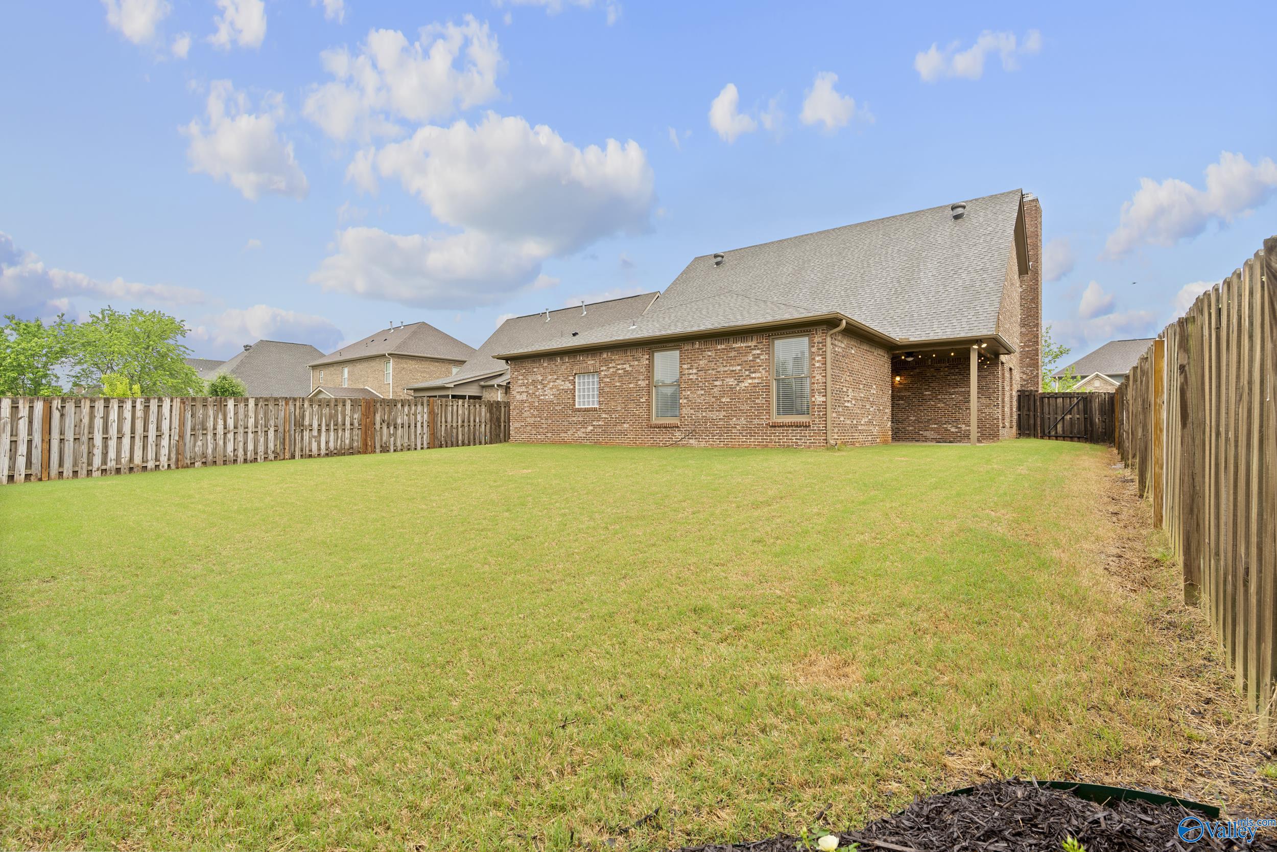 124 Rainwood Drive SW
