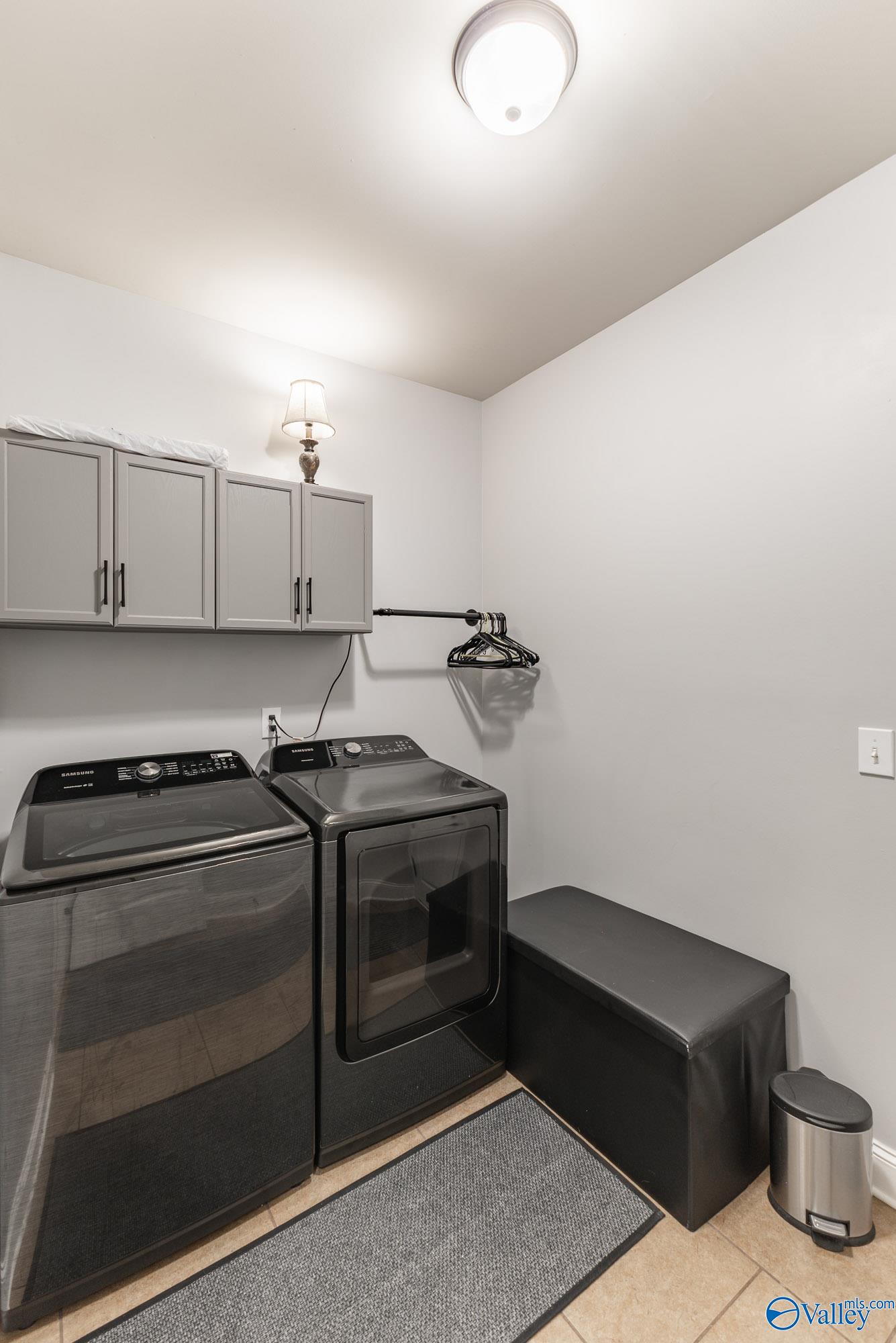 123 Carlton Cash Drive