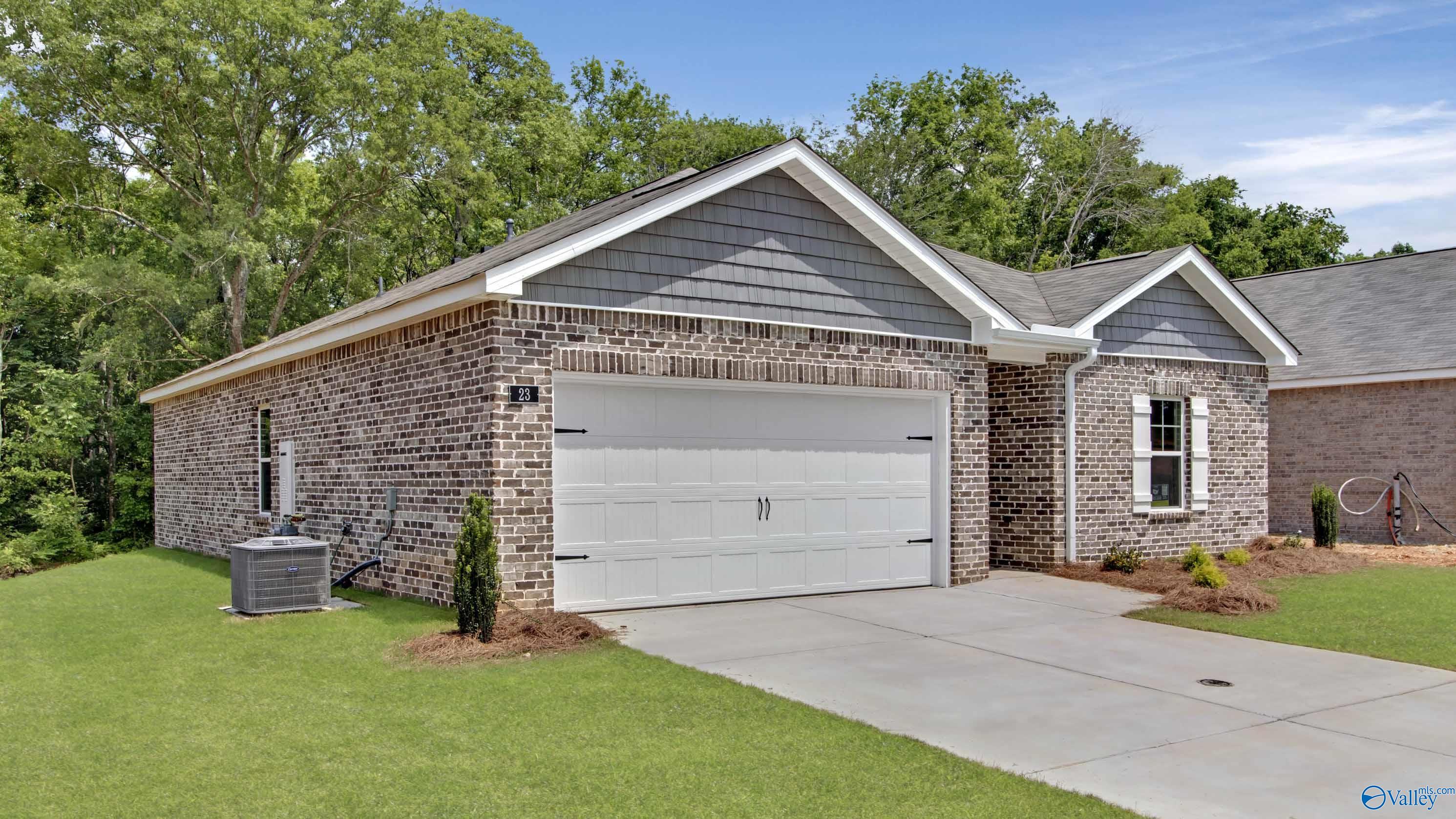 23 Clark Trail
