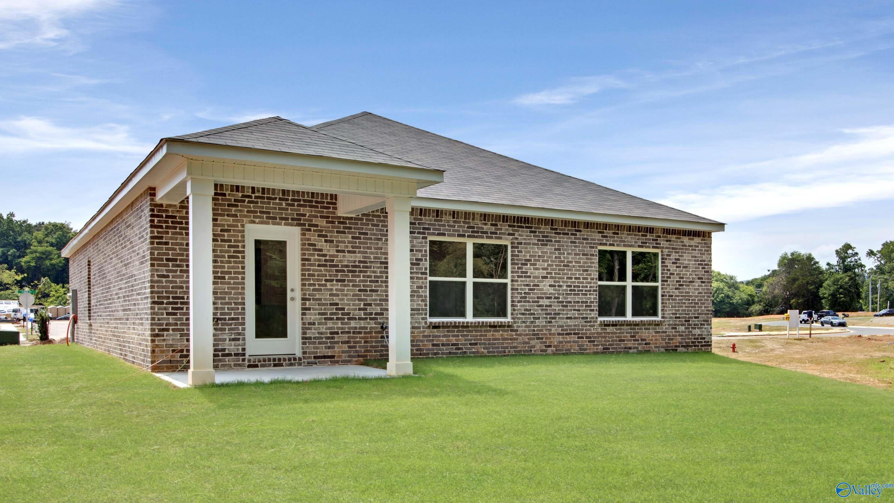 23 Clark Trail