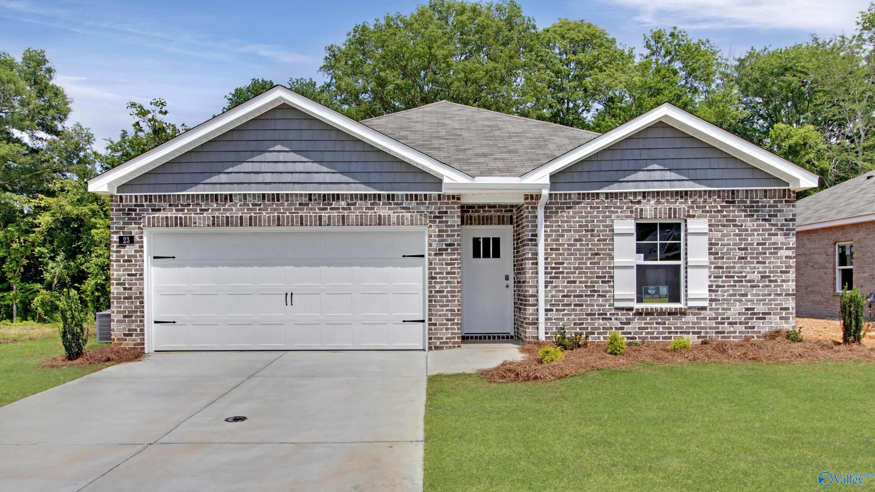 23 Clark Trail