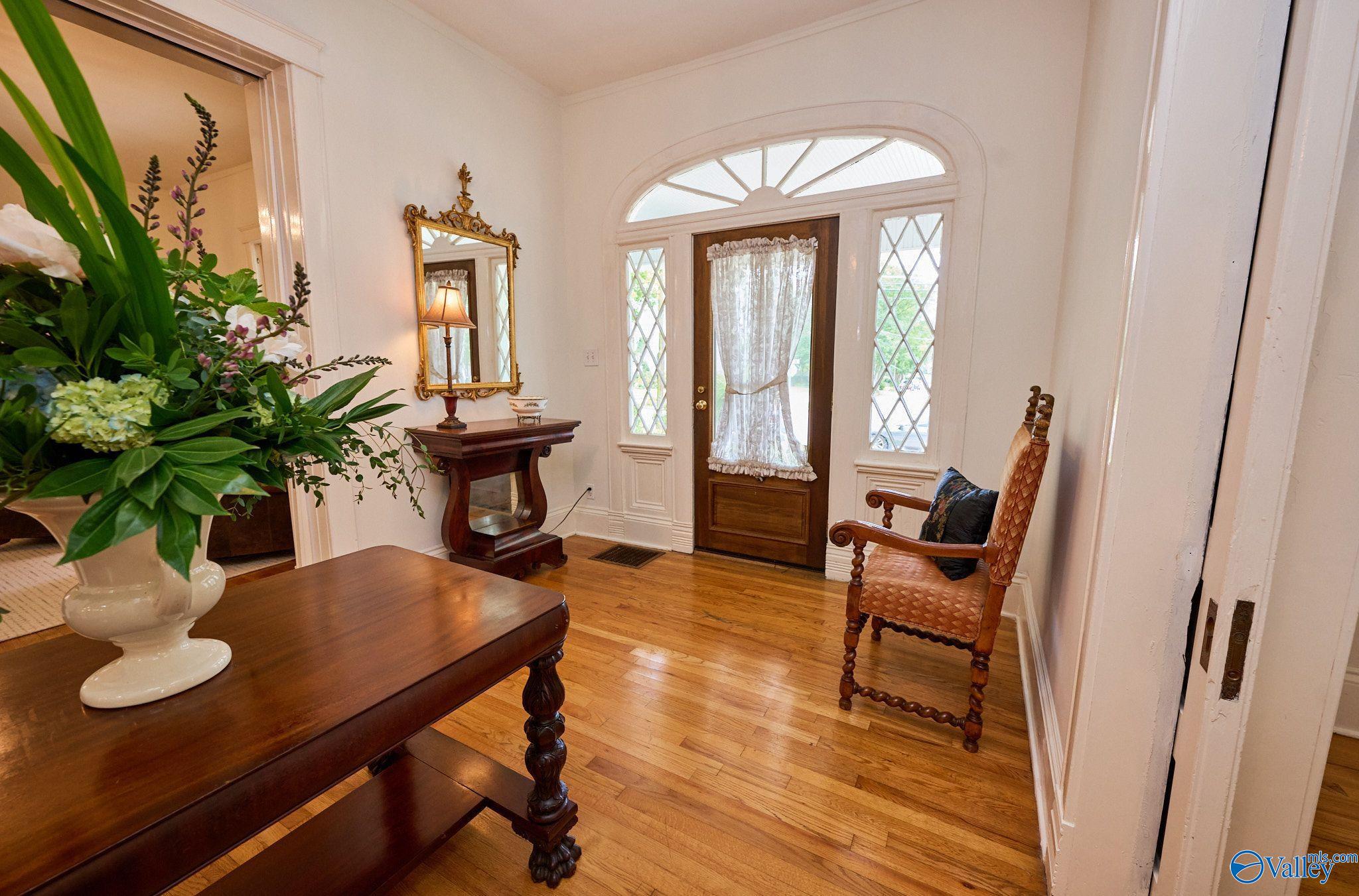 507 Holmes Avenue NE