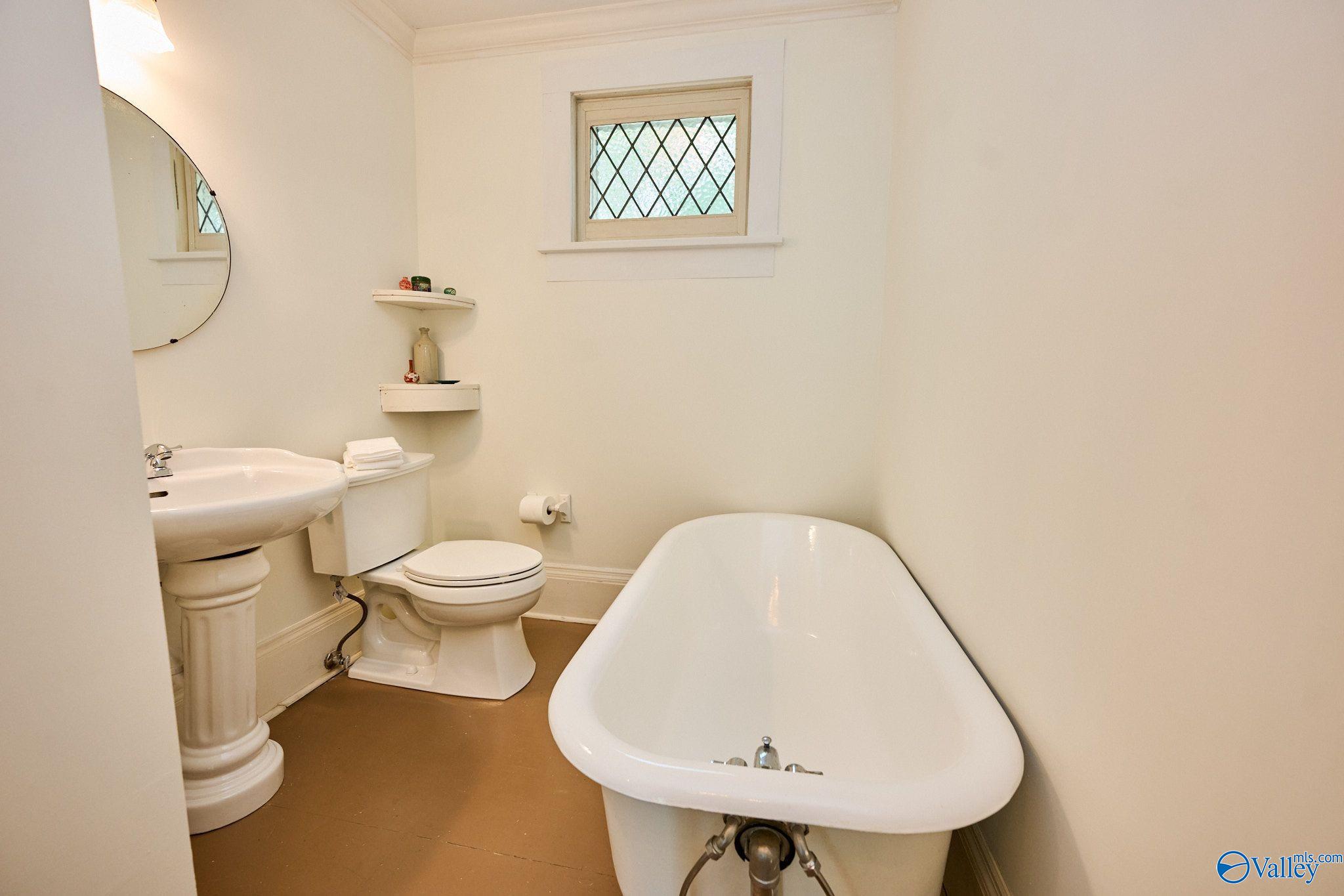 507 Holmes Avenue NE