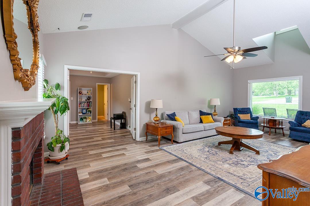 104 Pebblecreek Drive