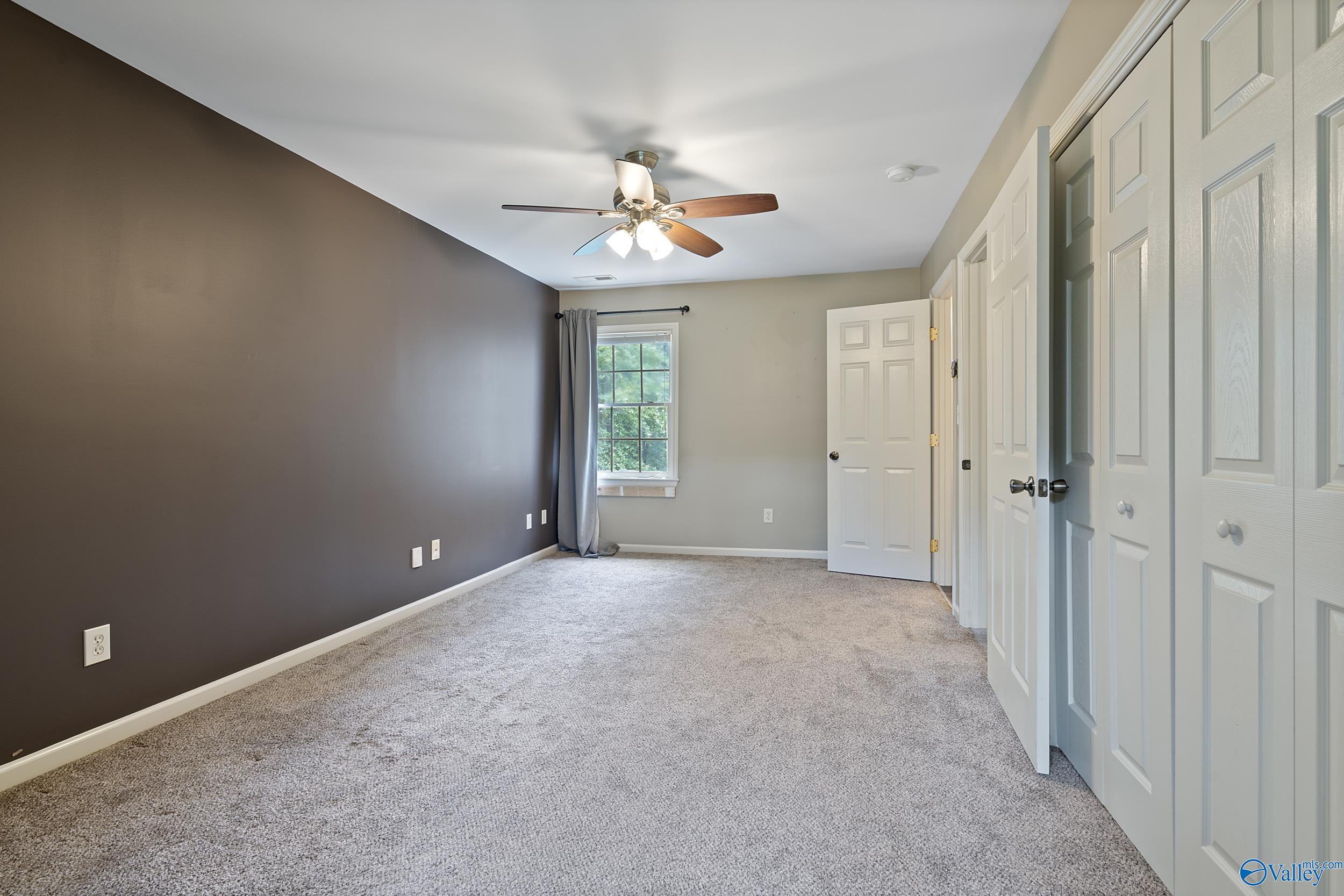 370 Douglas Road NW