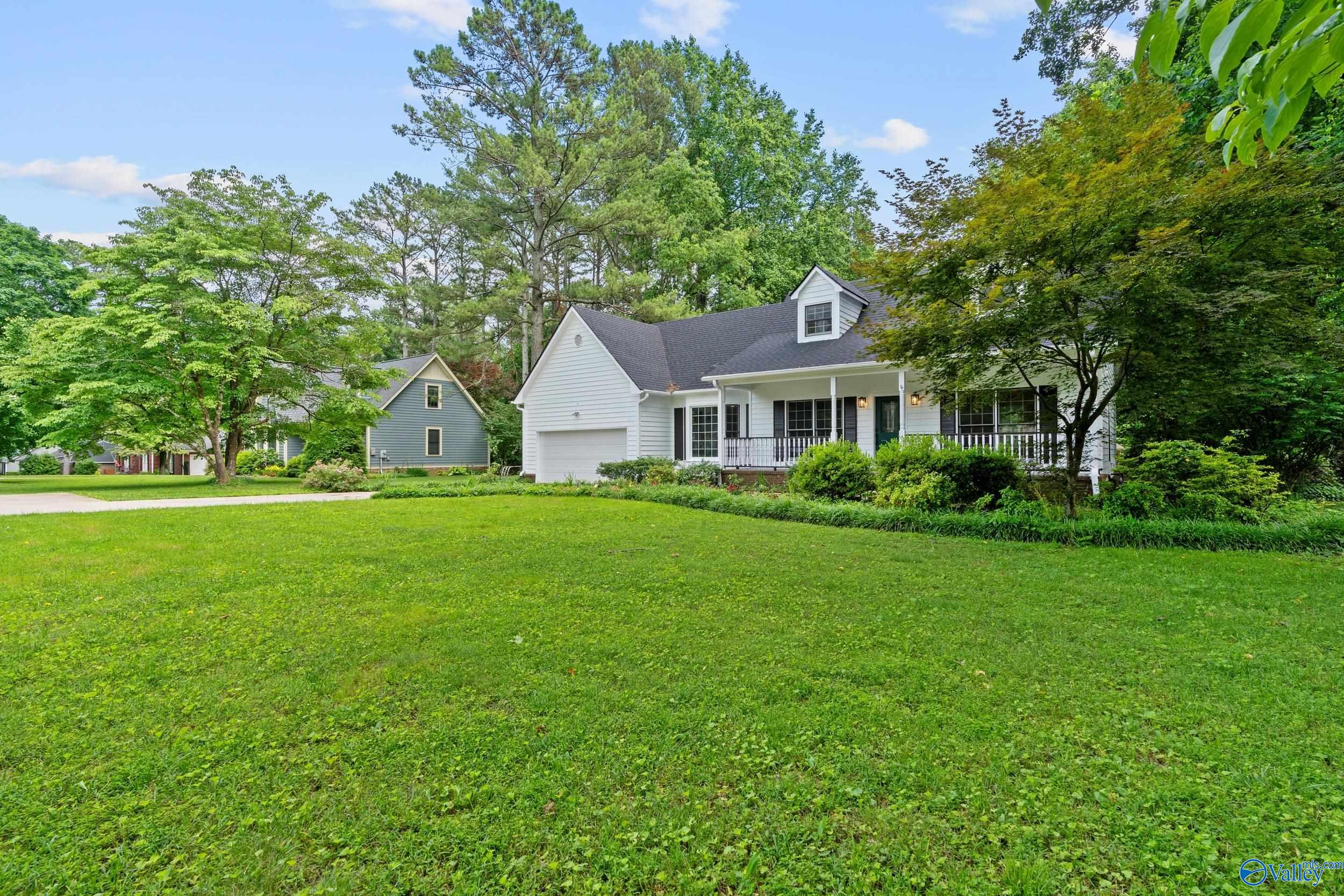370 Douglas Road NW