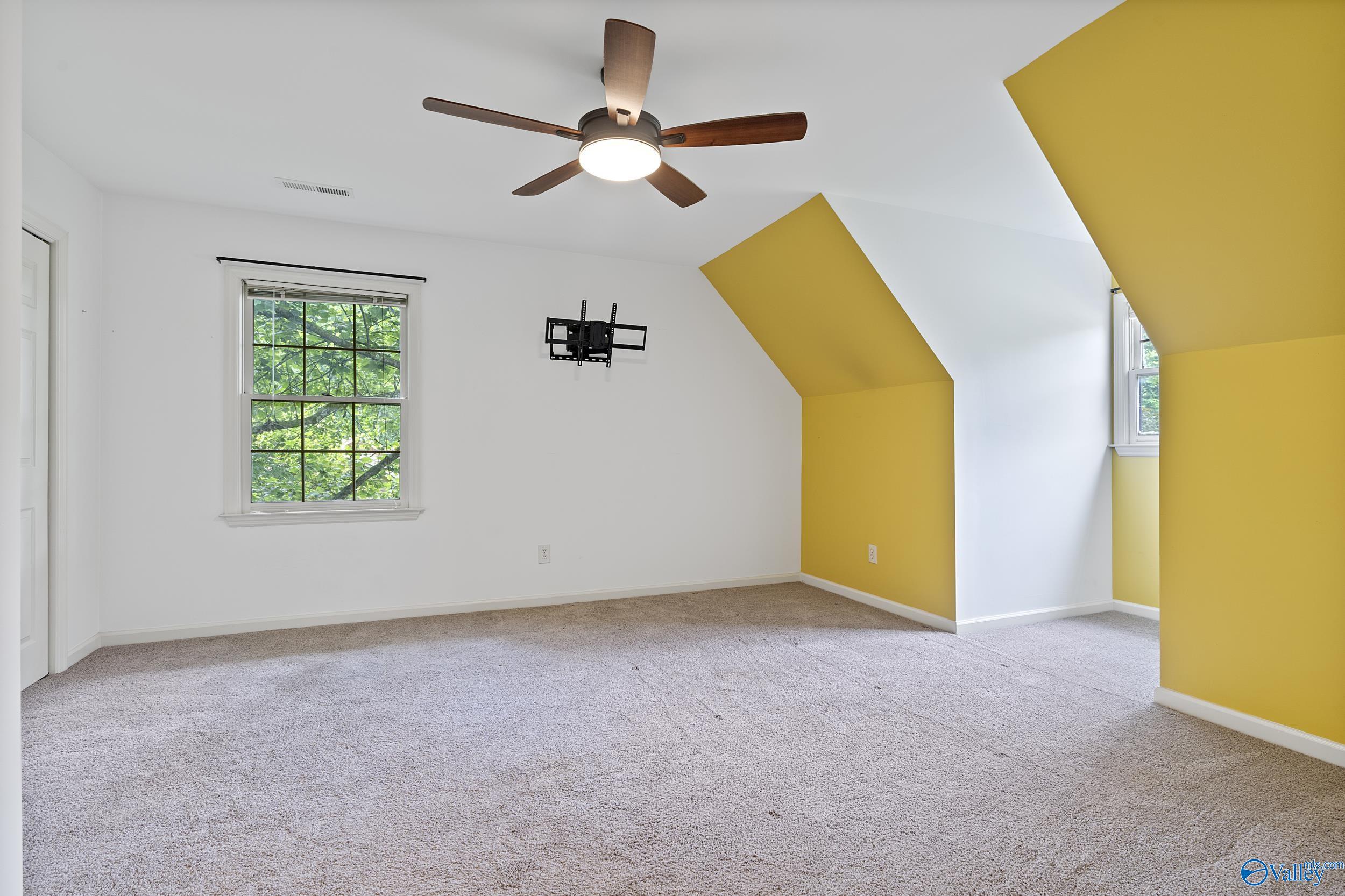 370 Douglas Road NW
