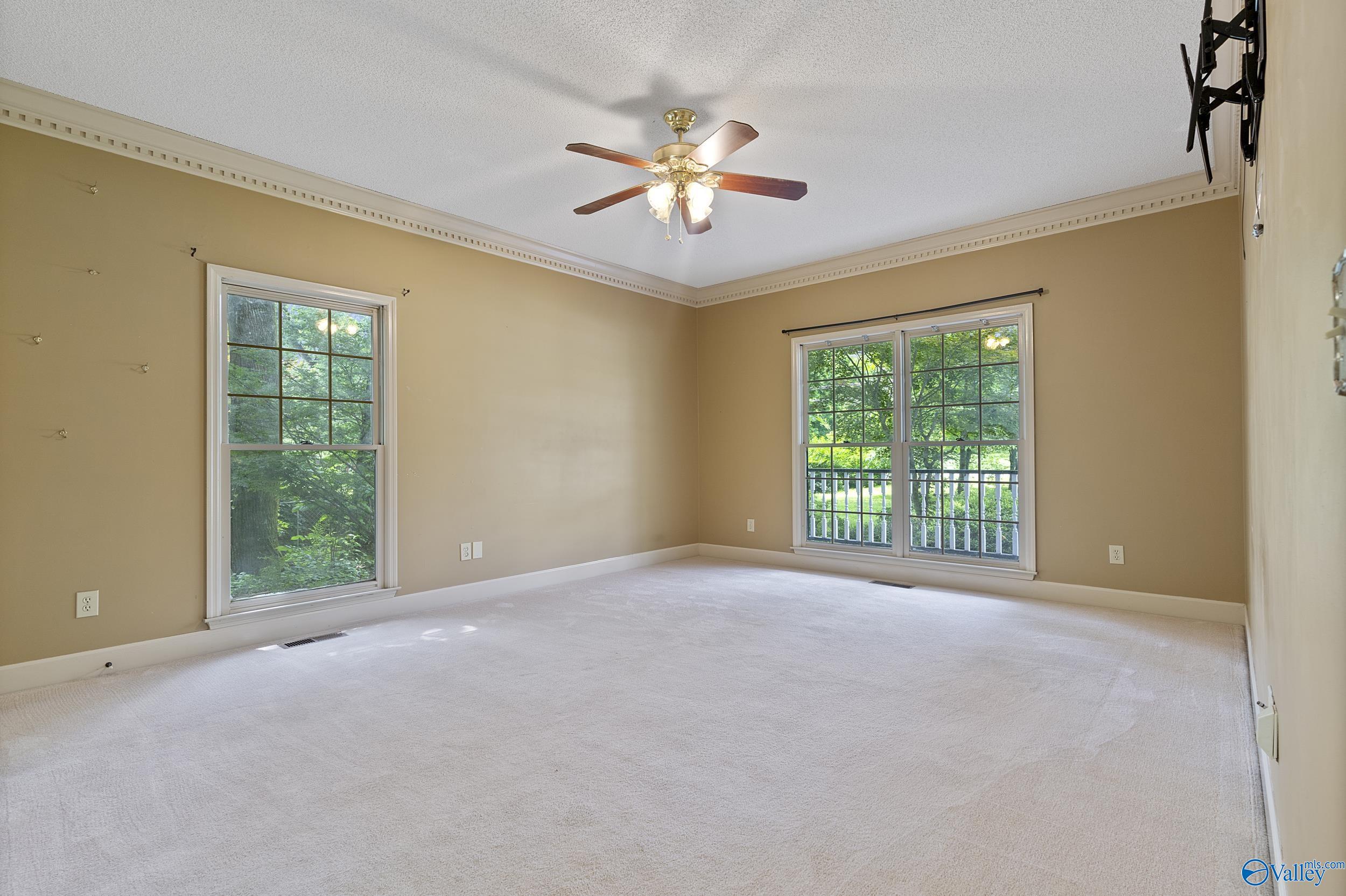 370 Douglas Road NW