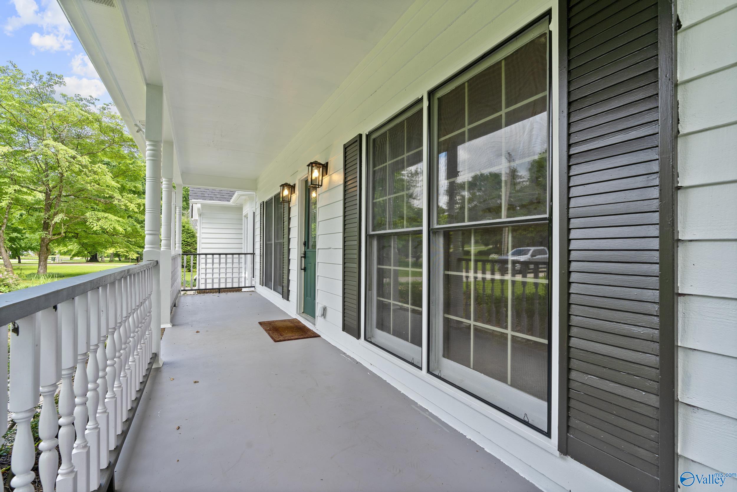 370 Douglas Road NW