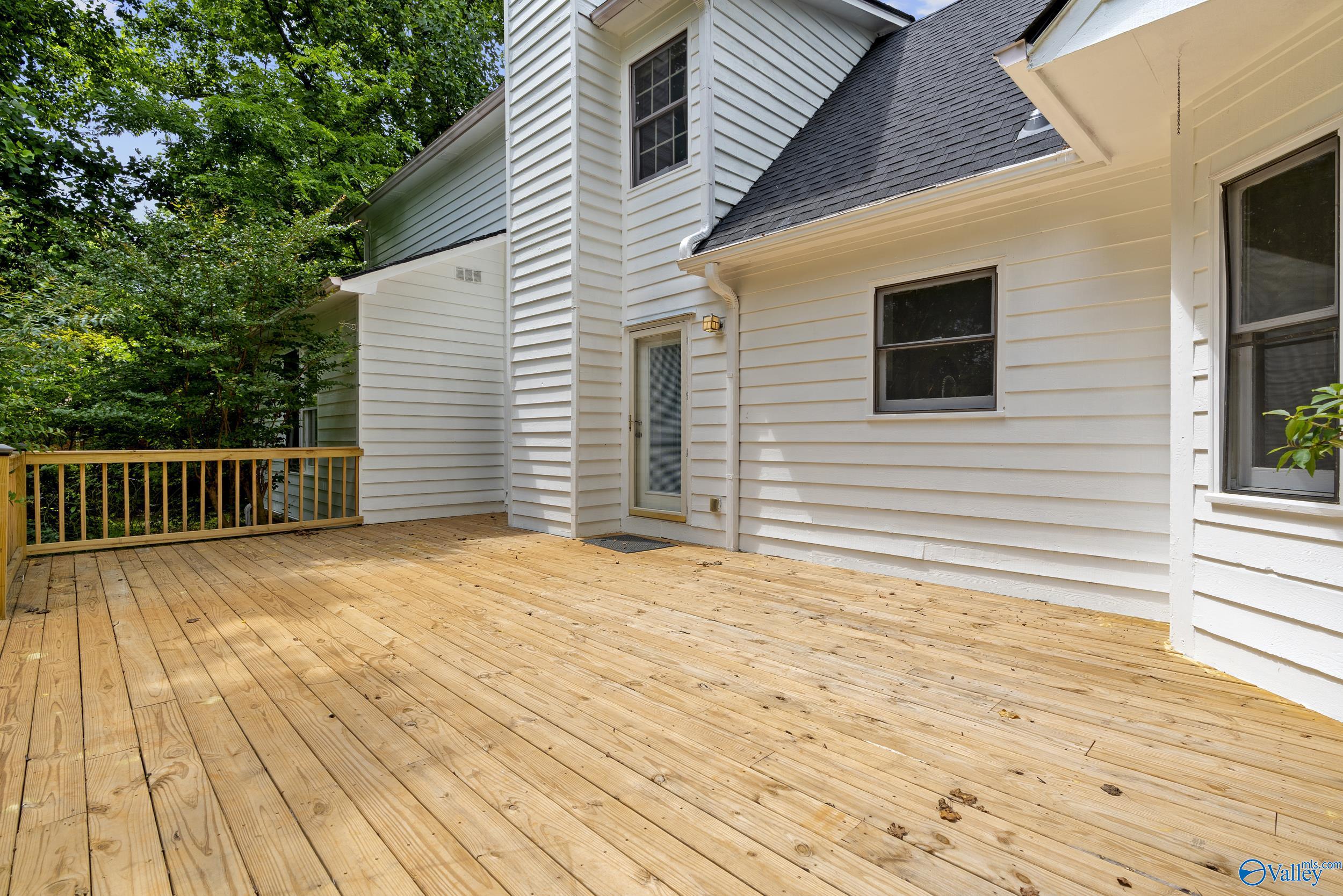 370 Douglas Road NW