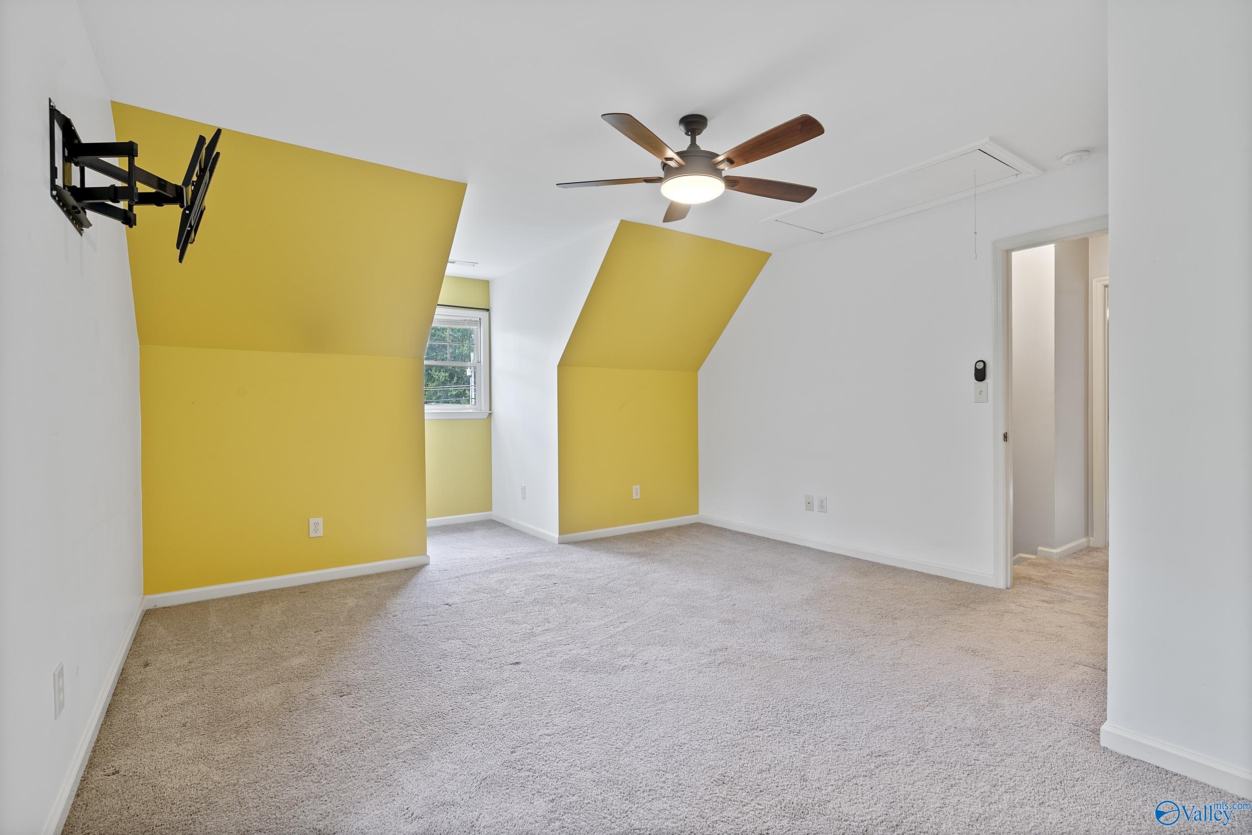 370 Douglas Road NW