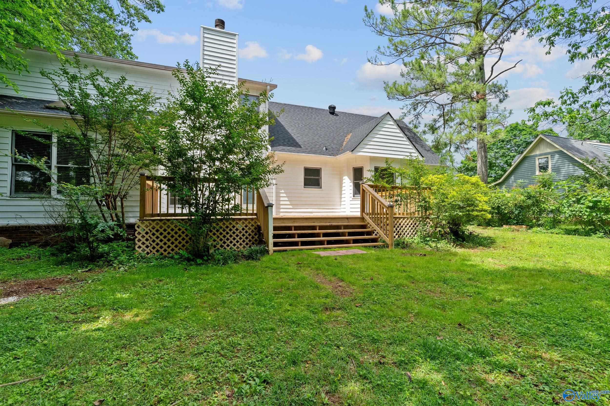 370 Douglas Road NW