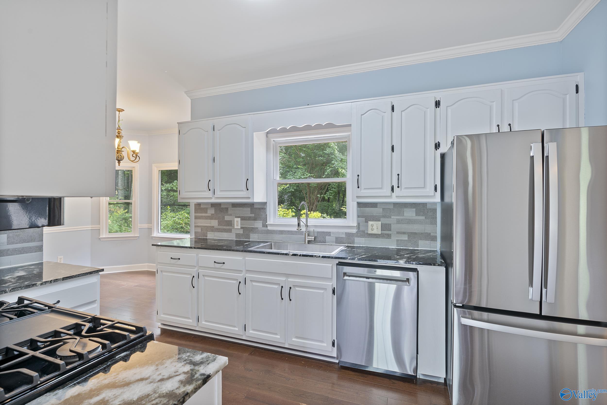 370 Douglas Road NW