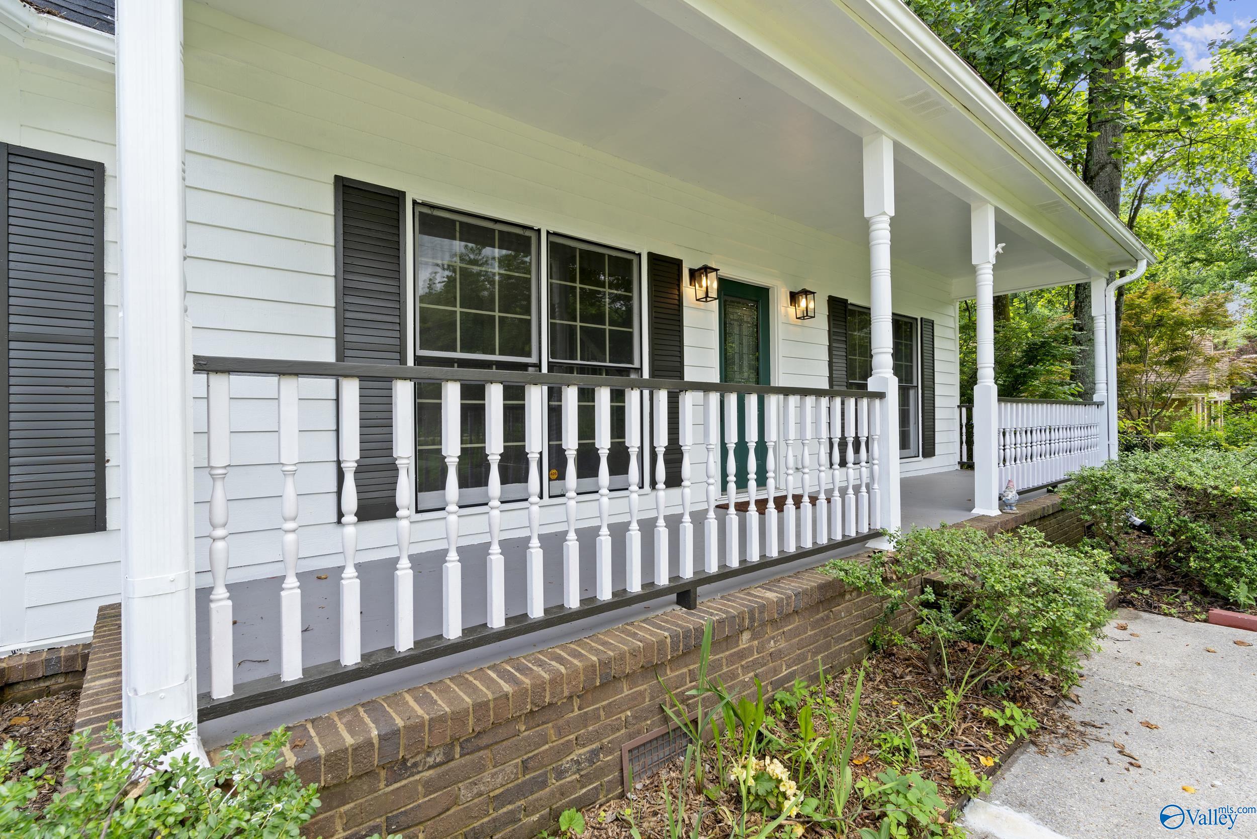 370 Douglas Road NW