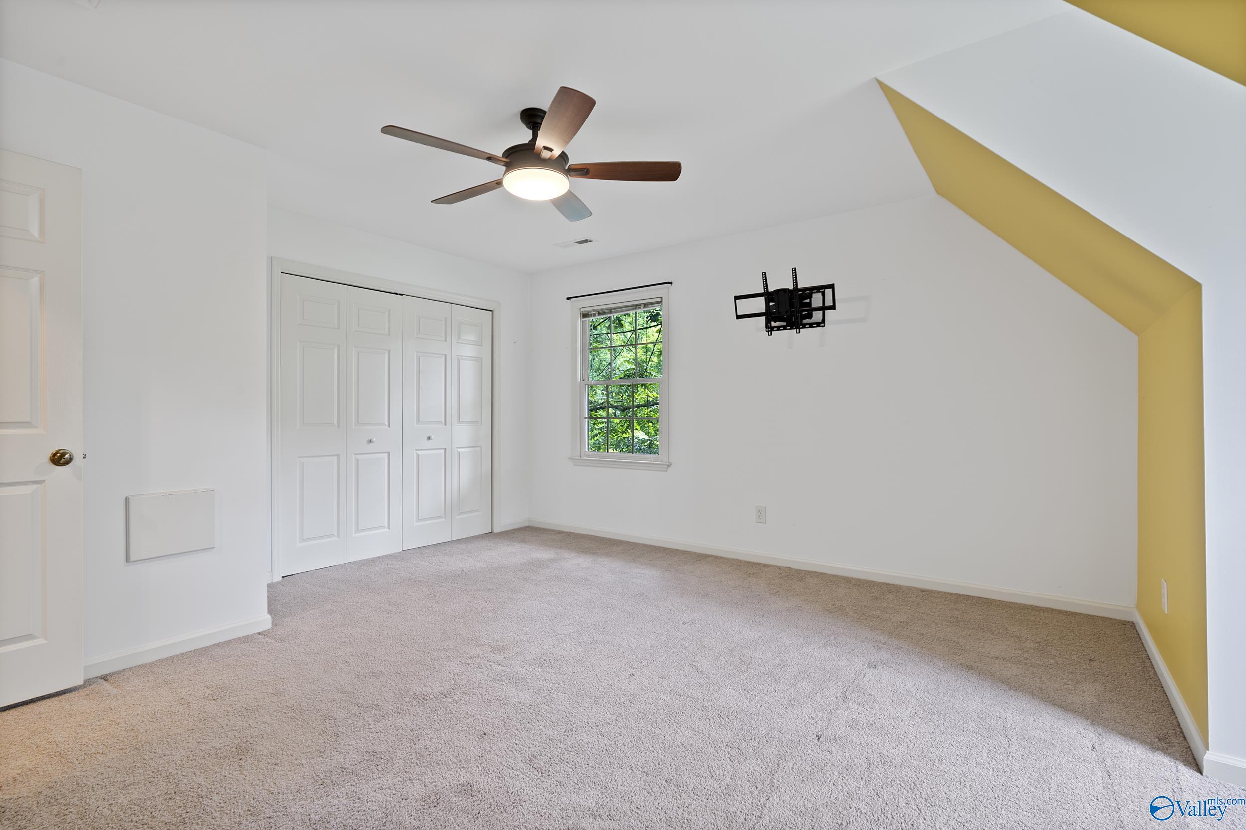 370 Douglas Road NW