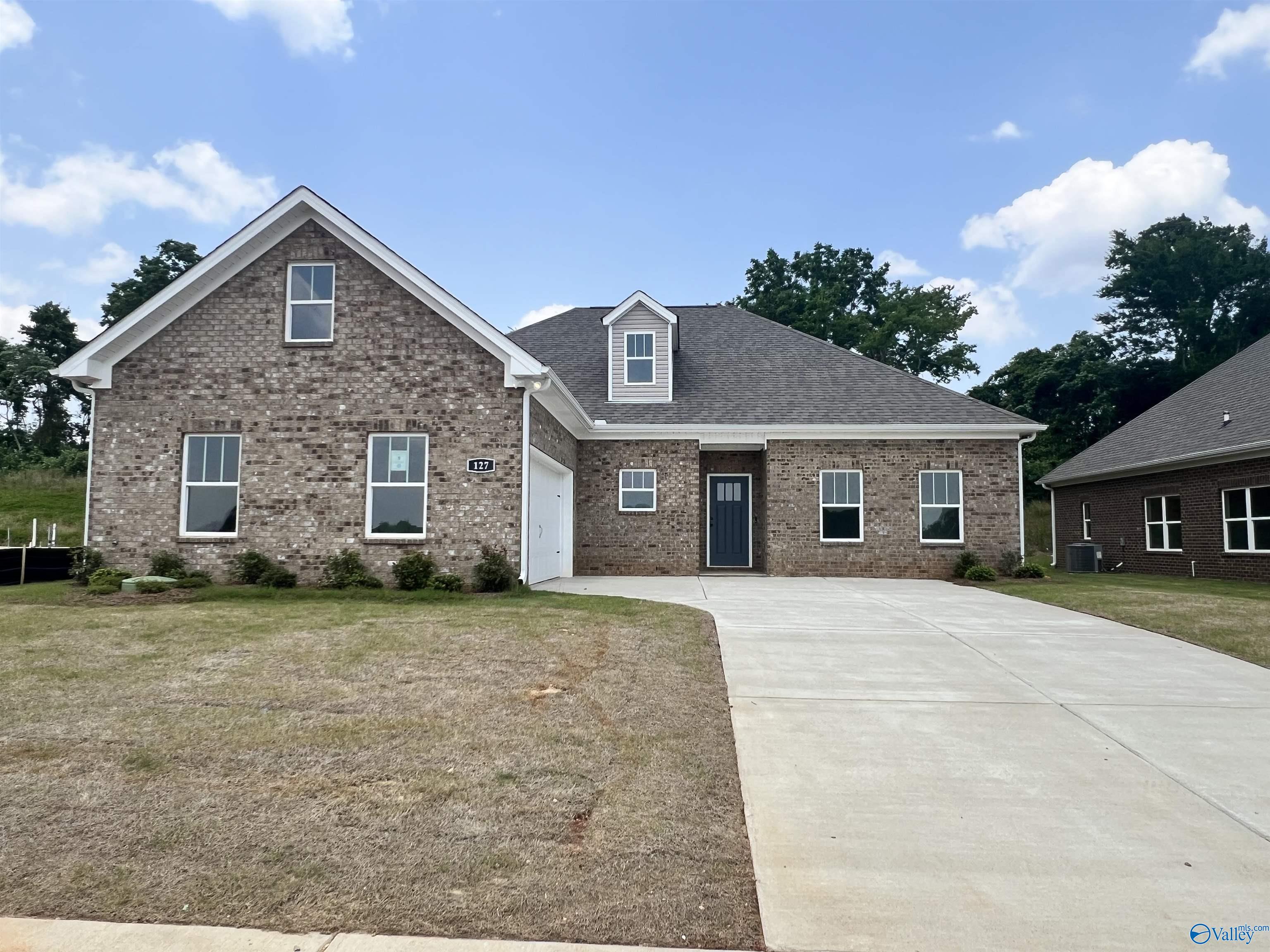 127 Fairways Pass