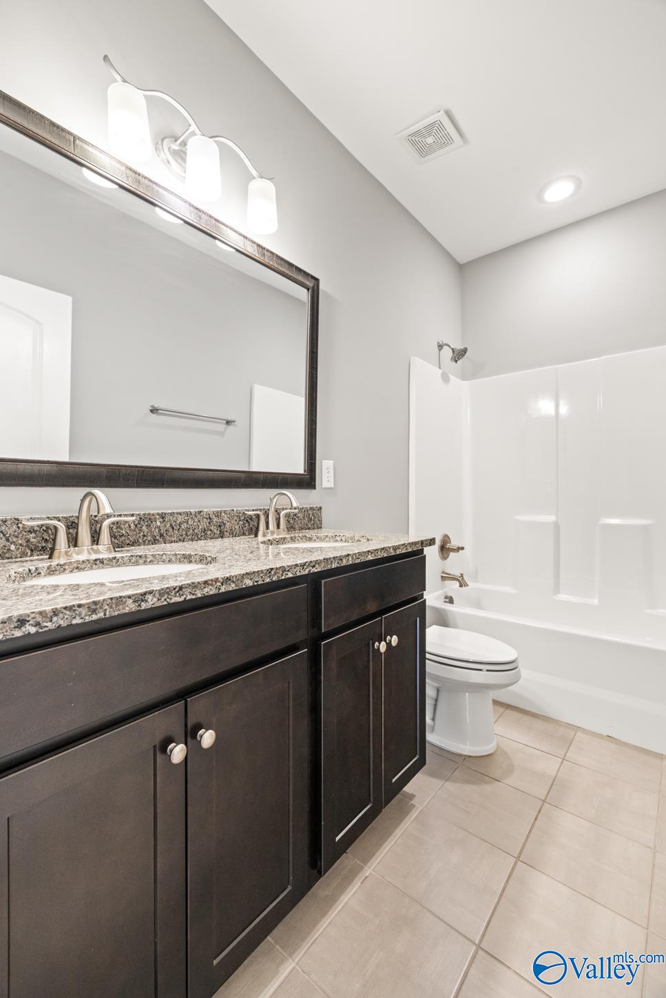 7002 Jane Elizabeth Drive SE