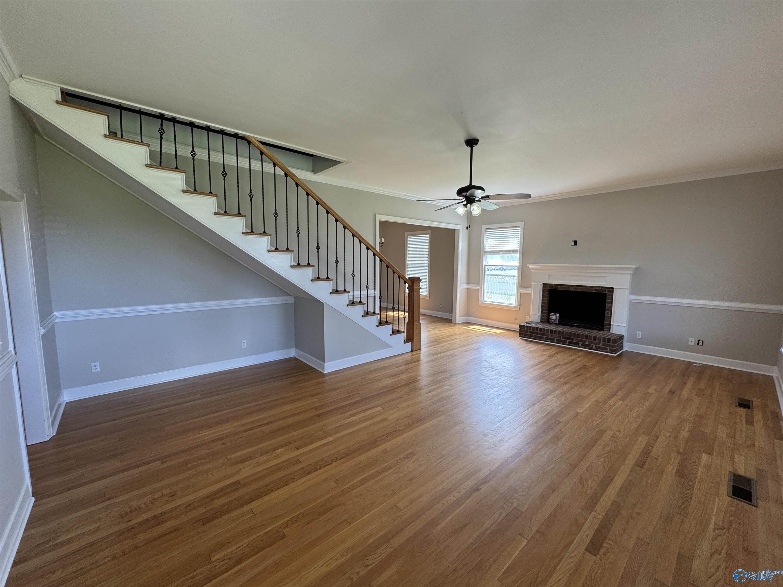 102 W Lane Street