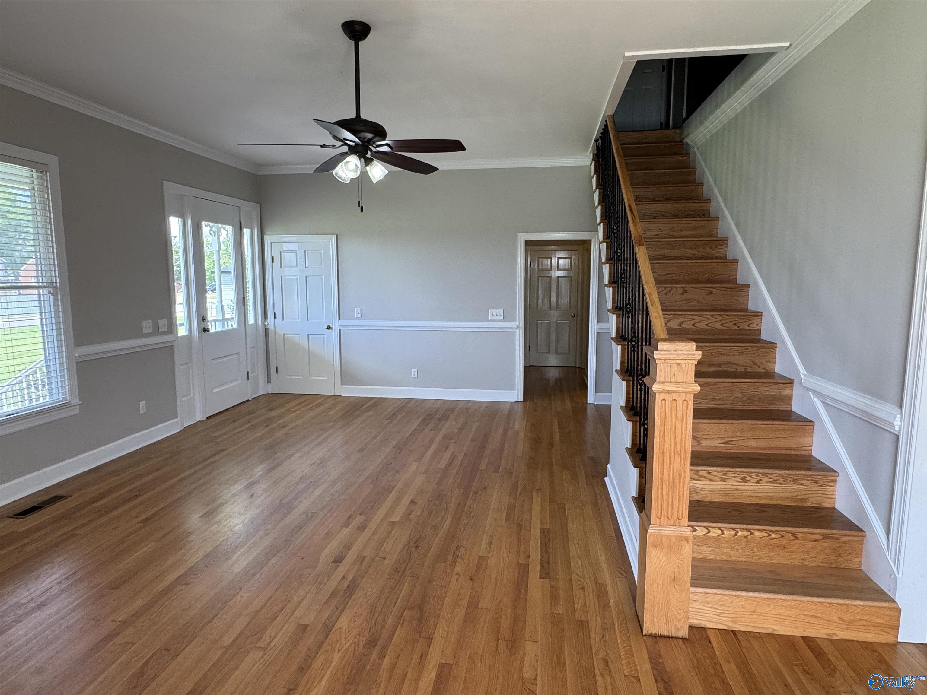 102 W Lane Street