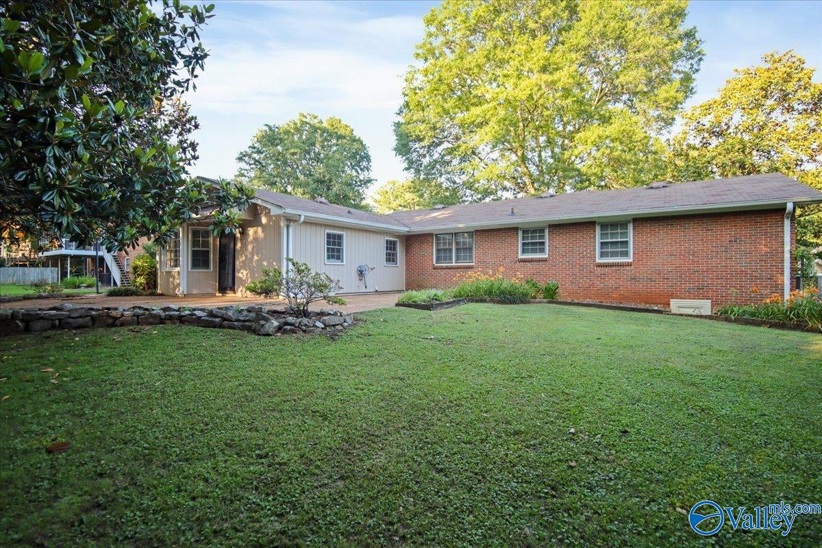 210 Spring Valley Court SW
