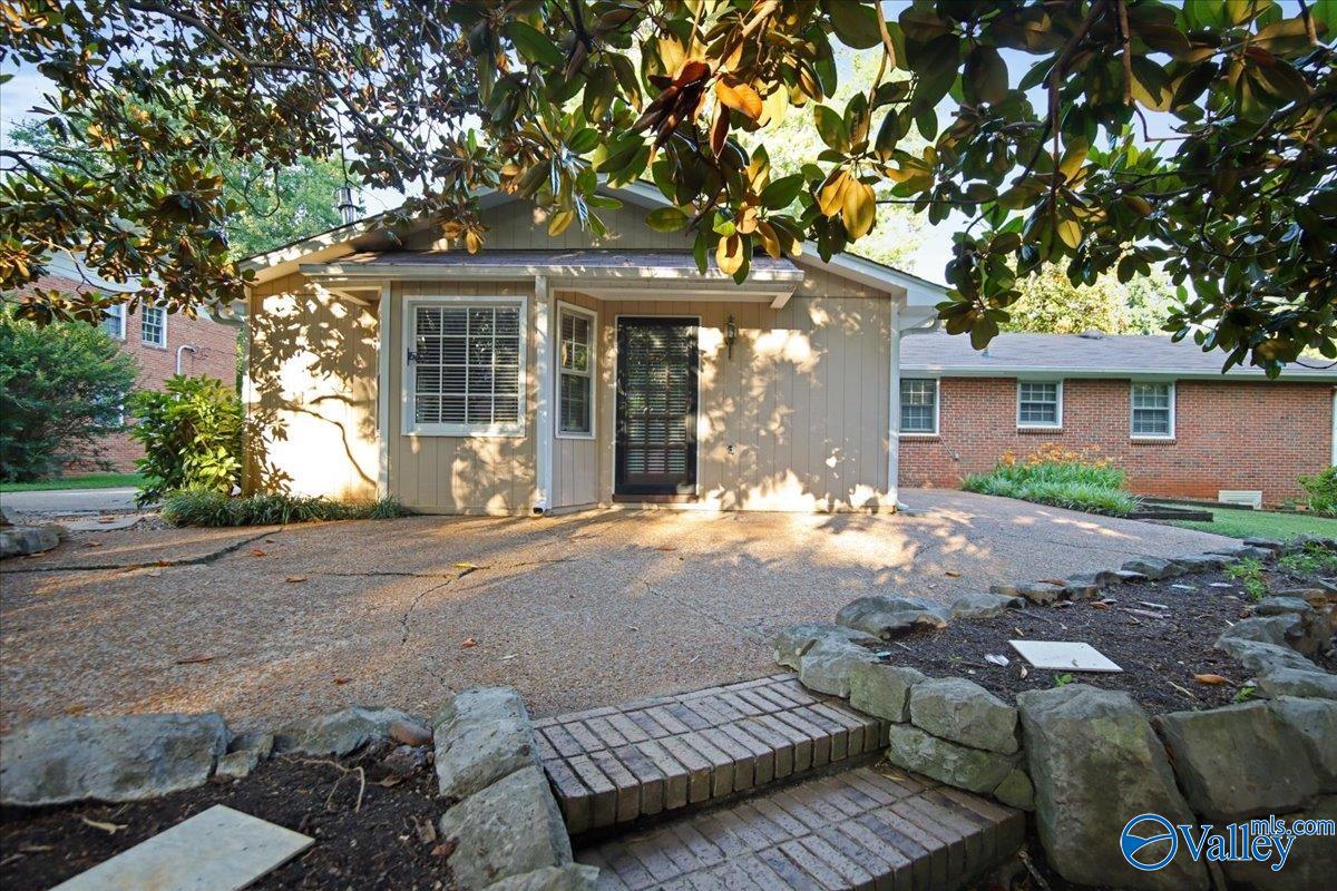 210 Spring Valley Court SW