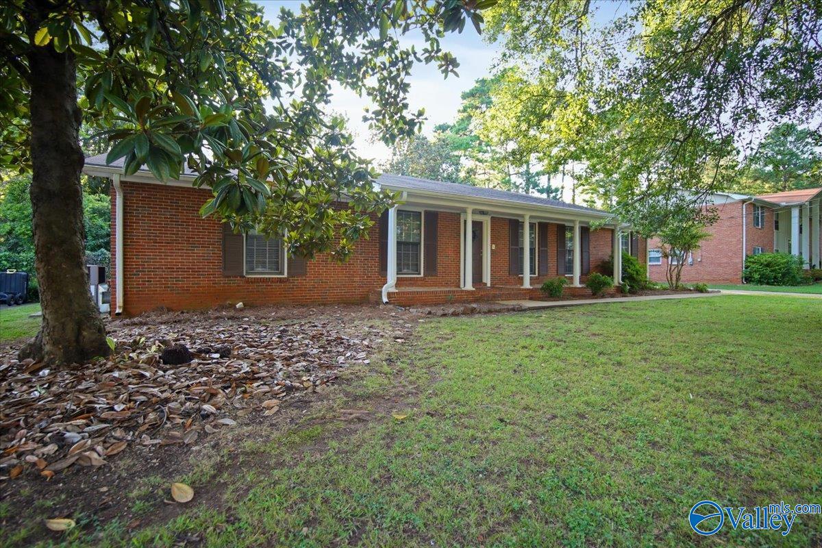210 Spring Valley Court SW