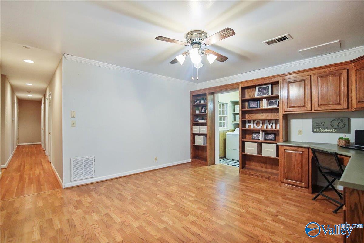 210 Spring Valley Court SW