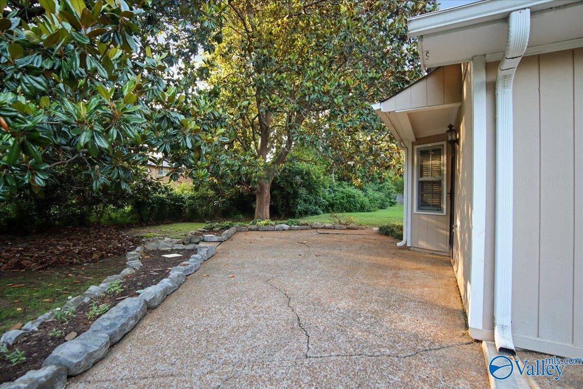 210 Spring Valley Court SW