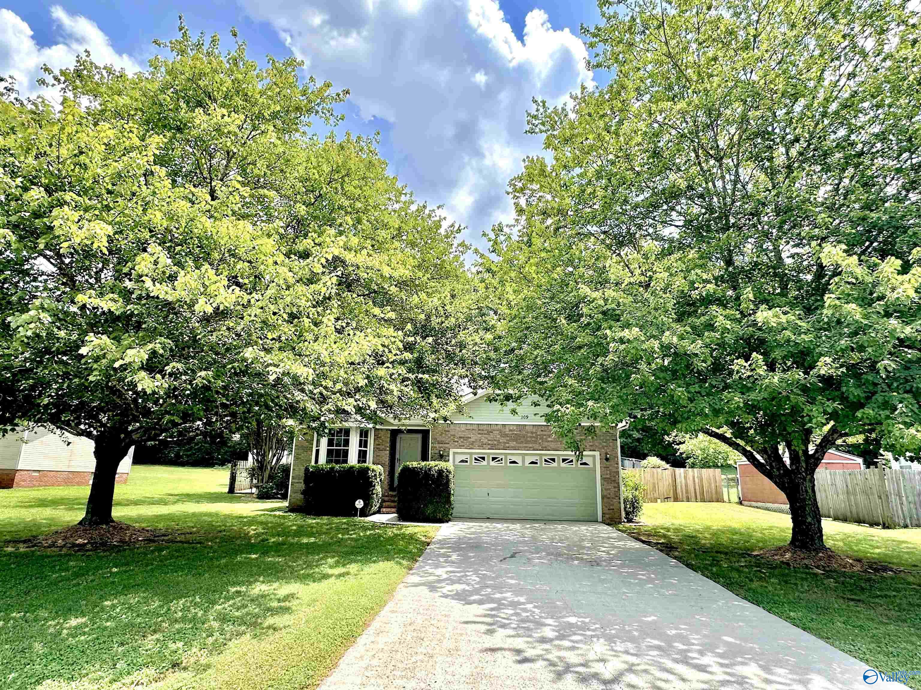 209 Leslie Lane